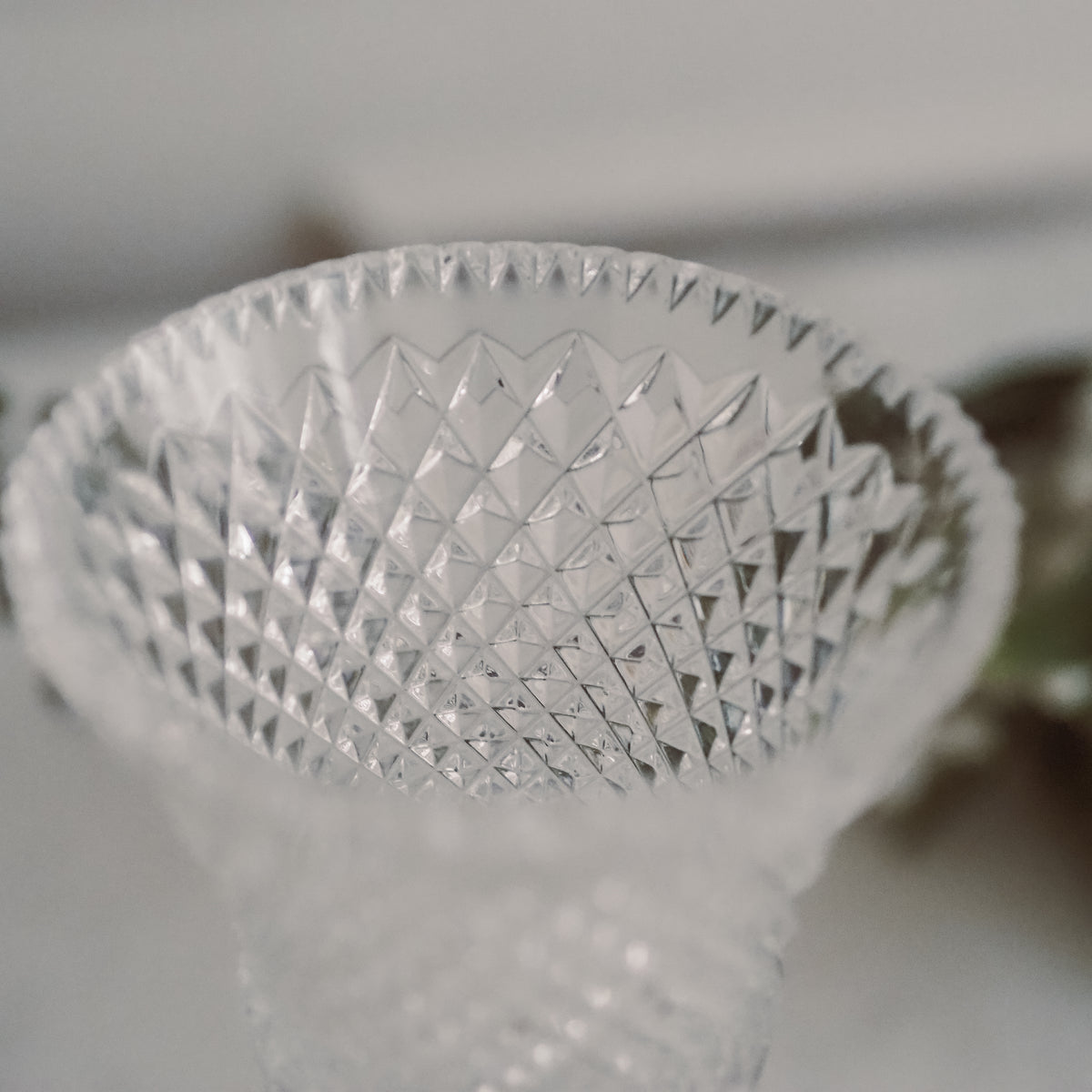 Kristallvase klar Distelform · Rautenschliff, Sternfuß