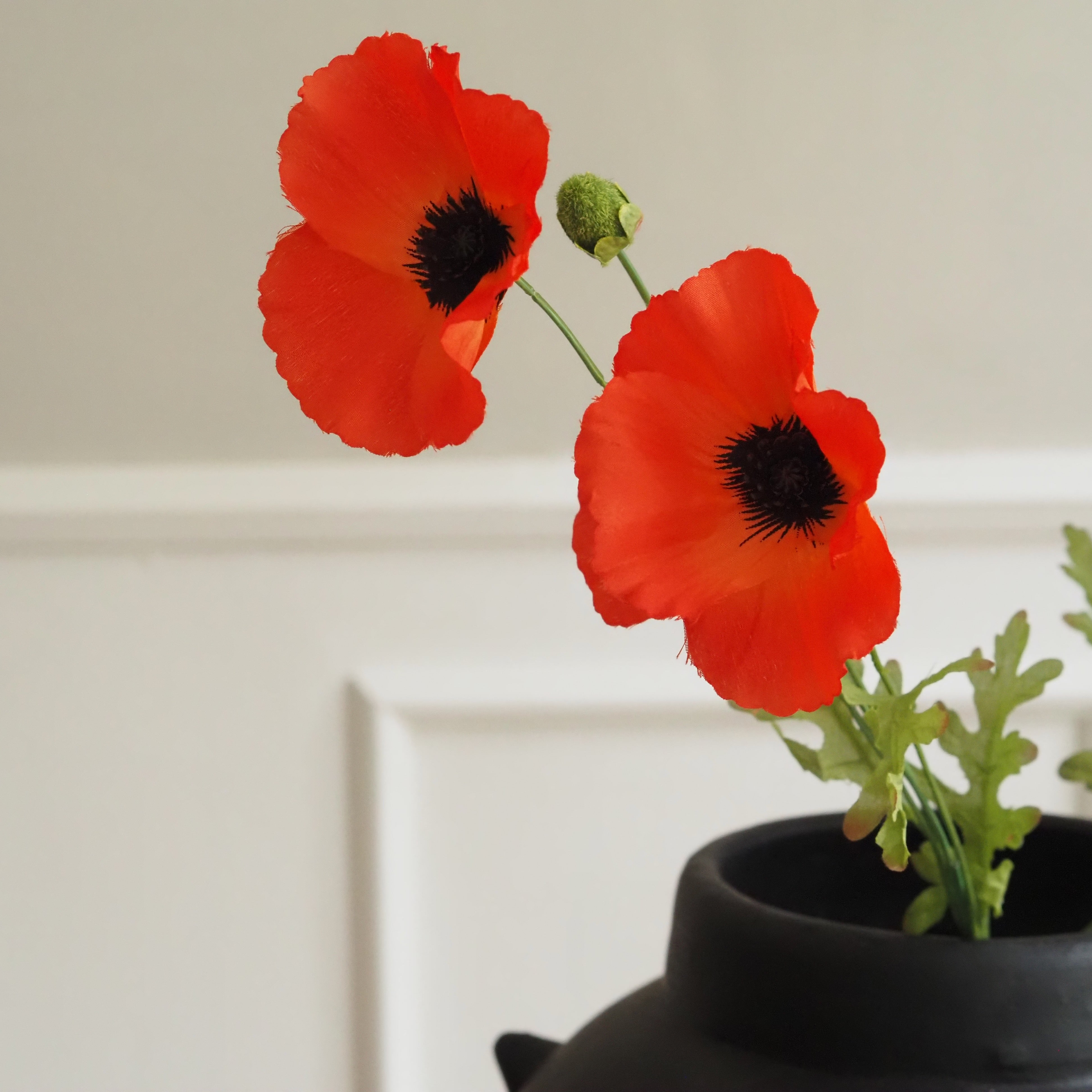 Mohn-Zweig Orangerot · Drei Blüten und Knospe in Seidenoptik, 63 cm