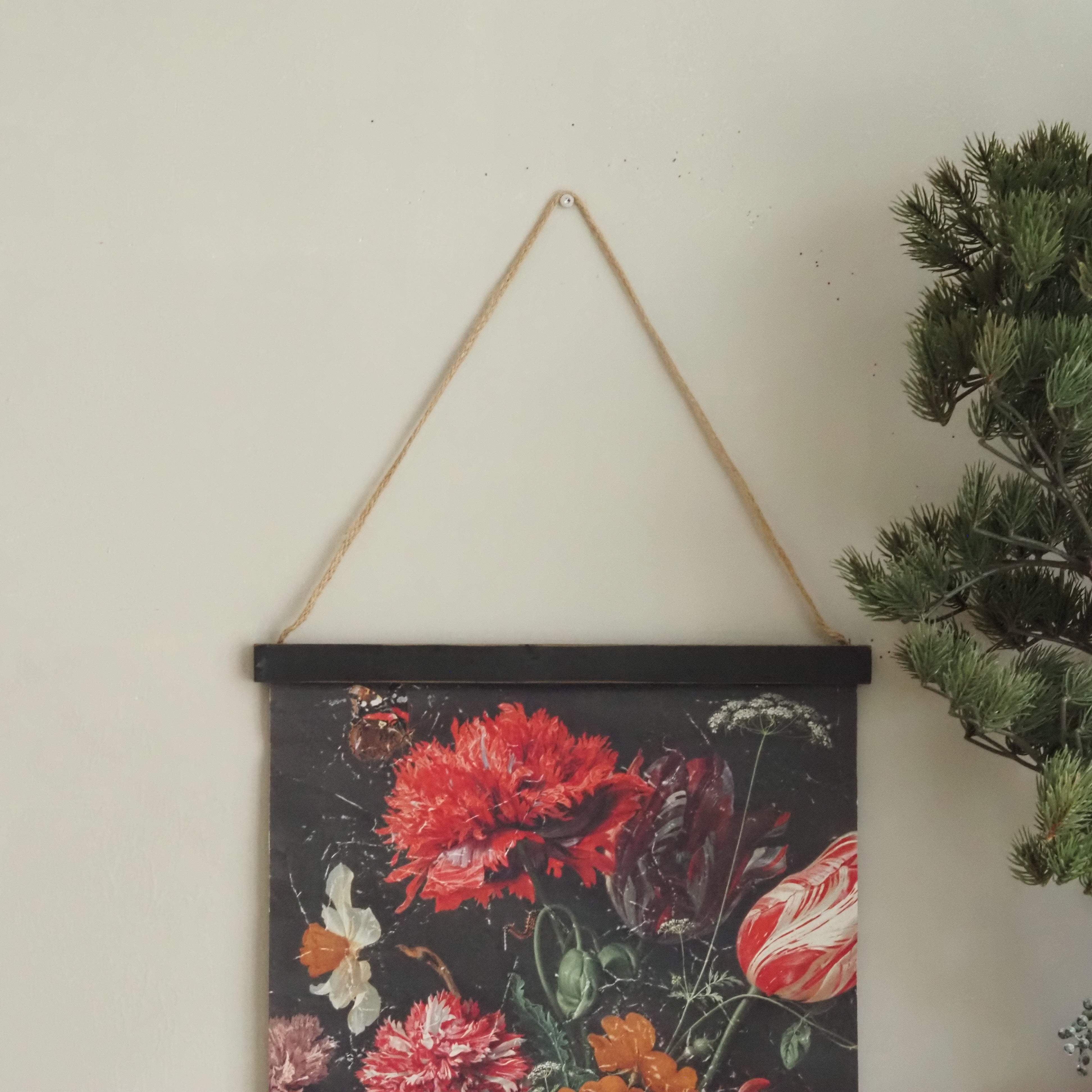 Wandbild Blumenstillleben · Barockes Floralmotiv in Craquelé-Optik an Holzleisten