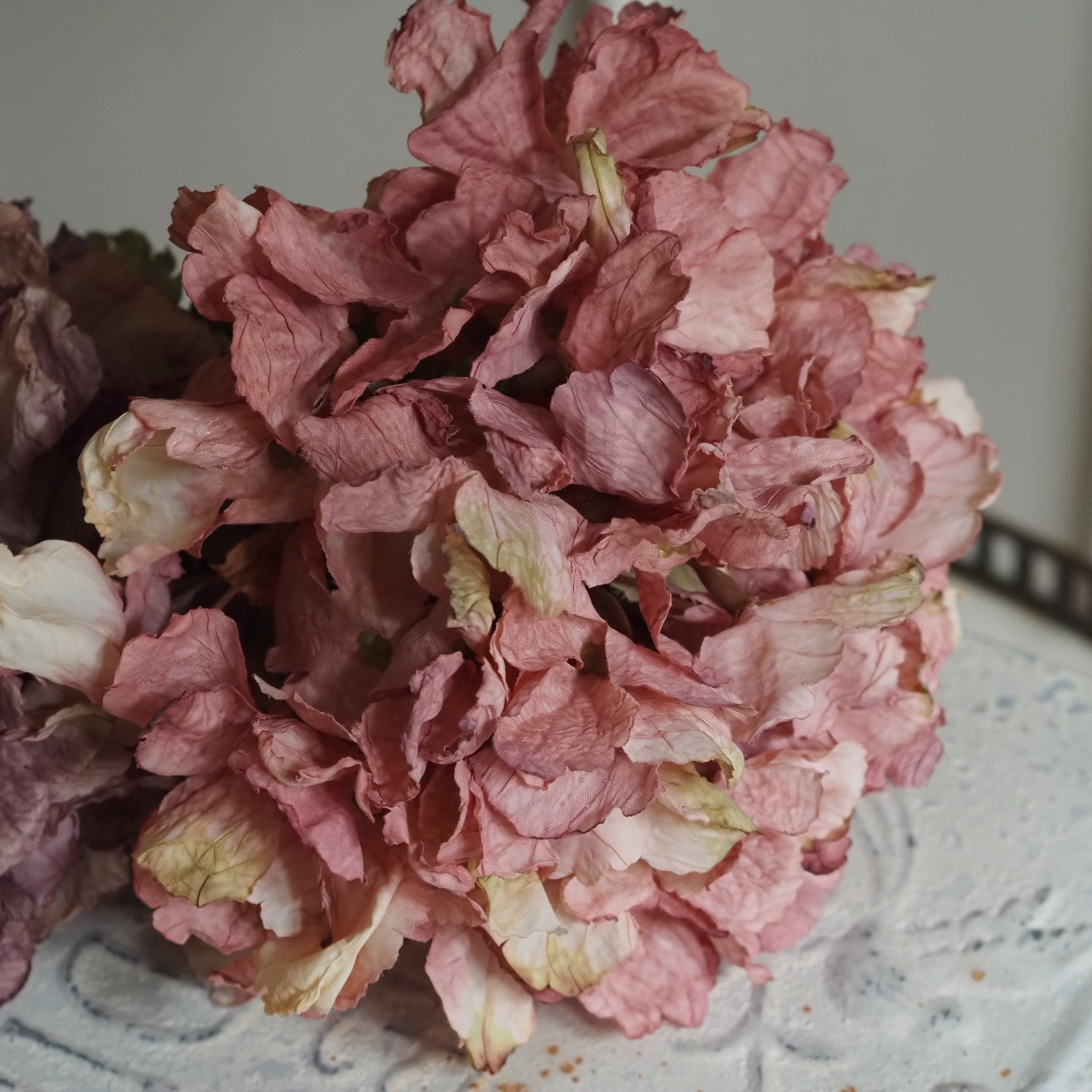 Hortensienzweig [LILA / ROSA] · Textilblüte im Trockenblumen-Charakter