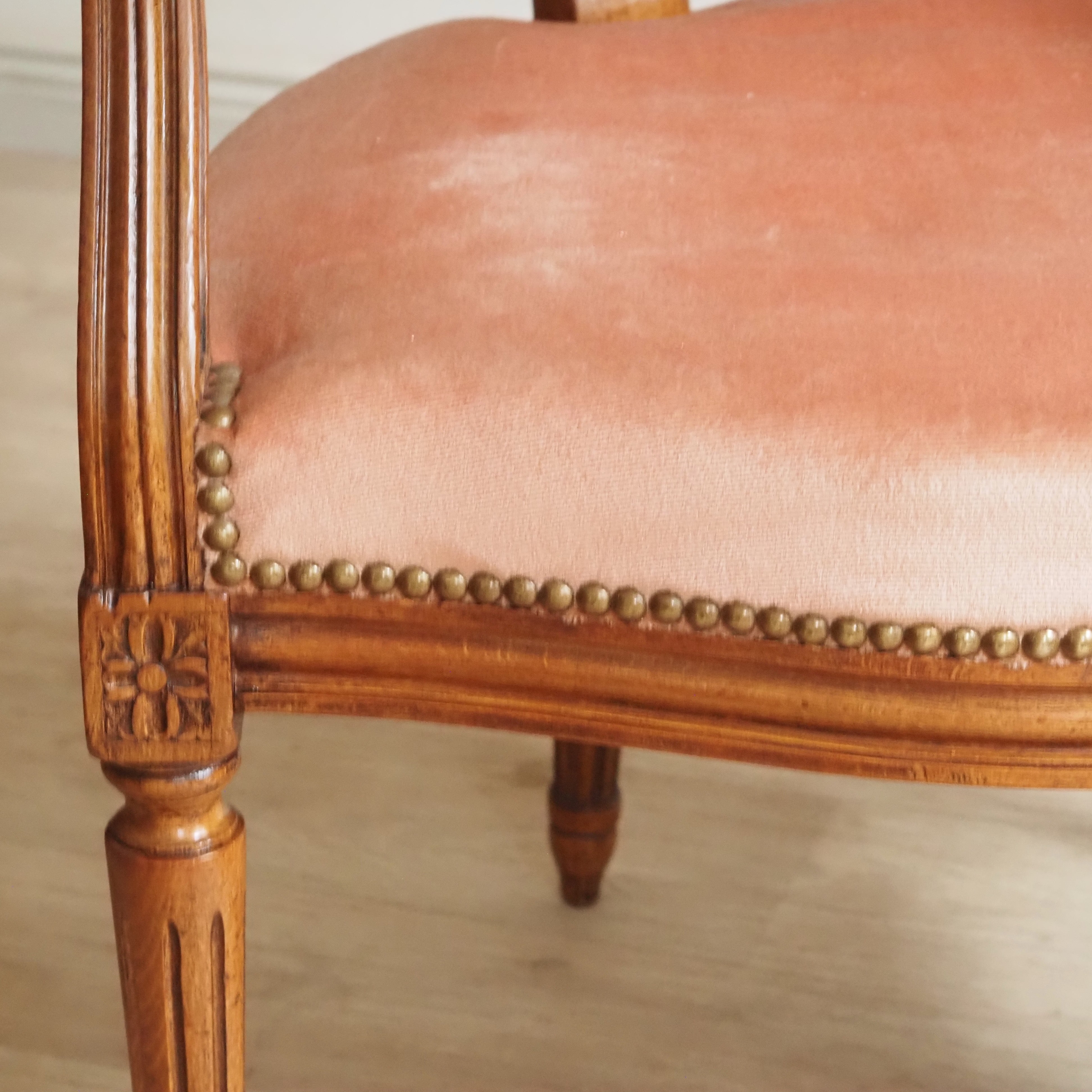 Louis XVI Sessel Paar Fauteuil rosa Samt antik um 1900