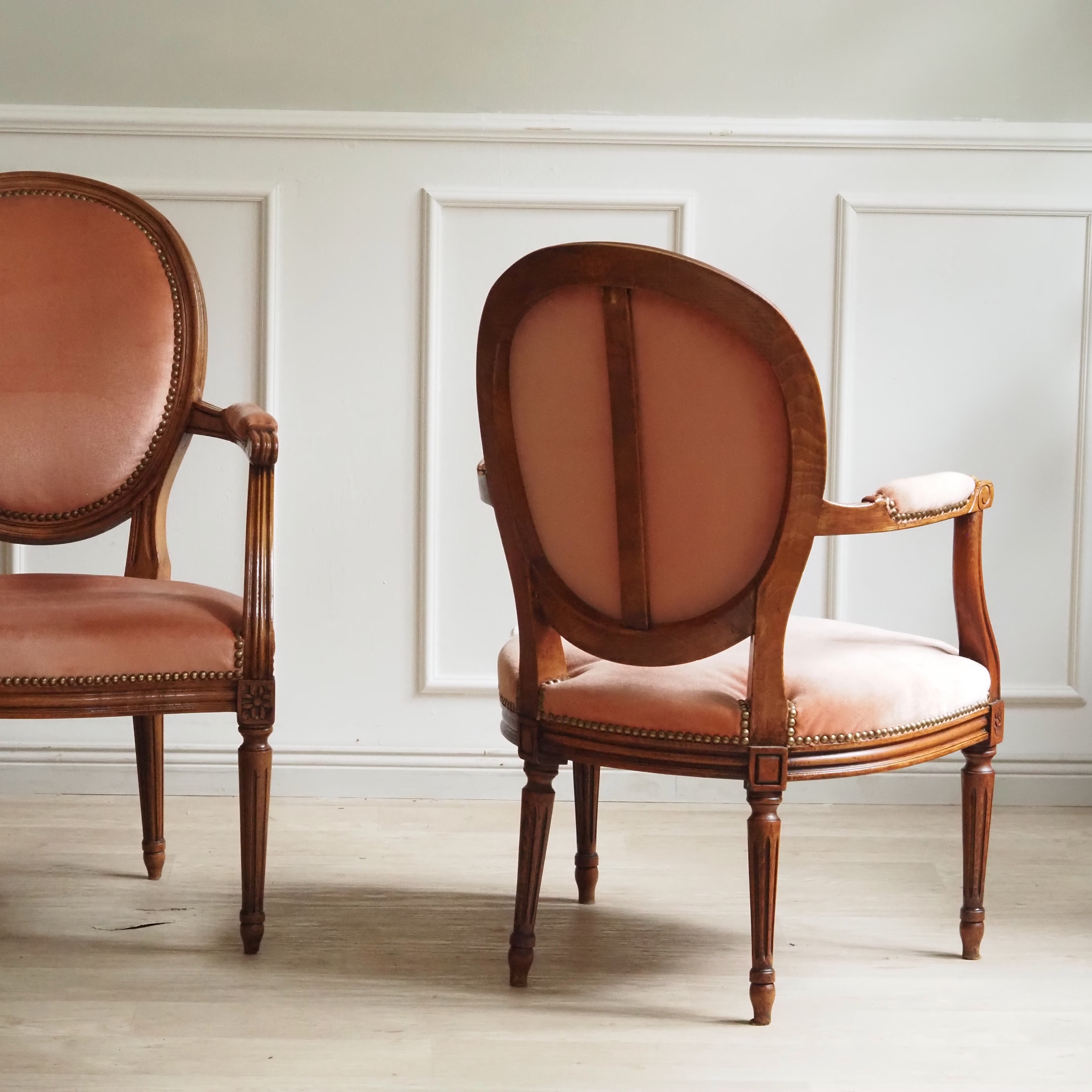 Louis XVI Sessel Paar Fauteuil rosa Samt antik um 1900