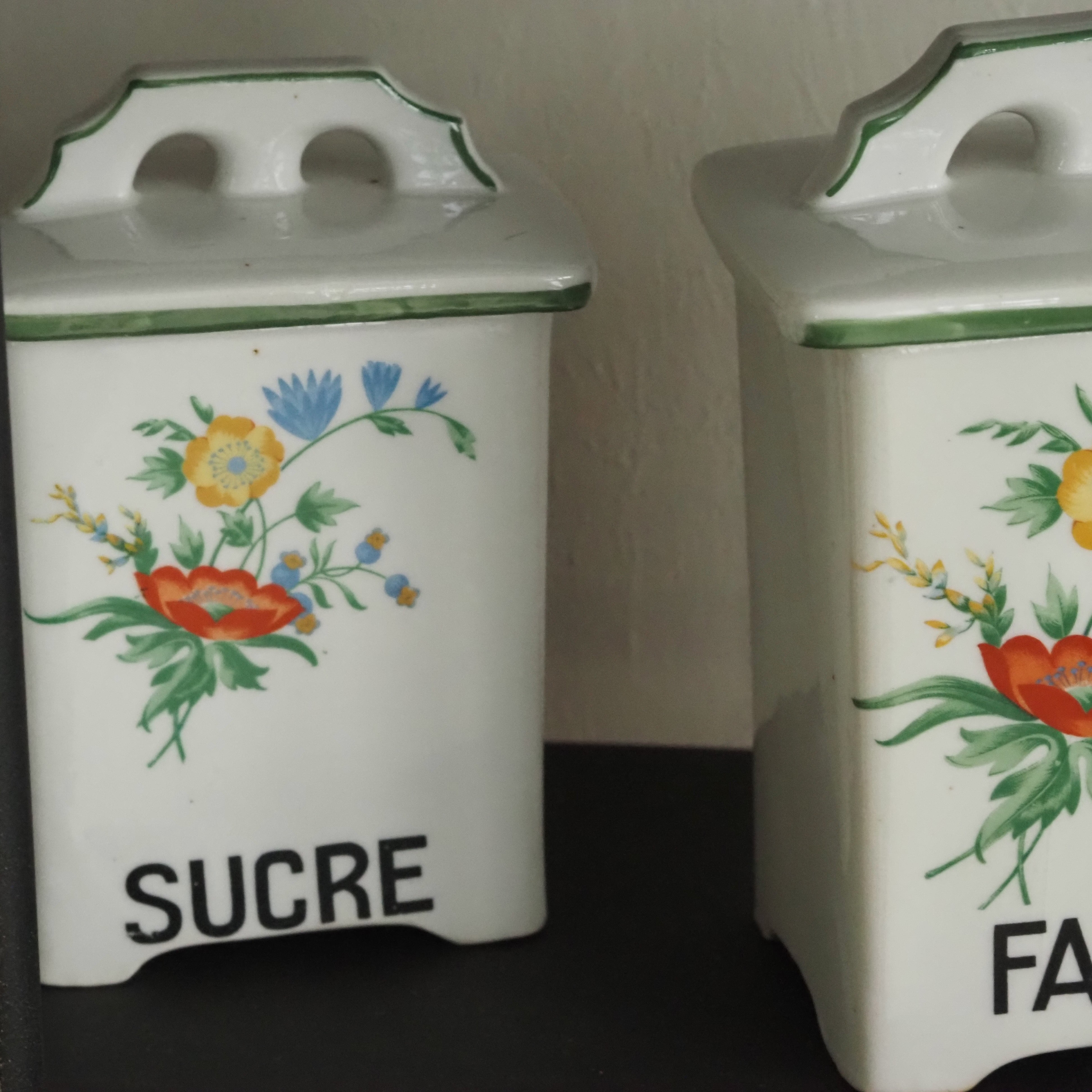 Vintage Vorratsdosen 4er Set · französisch beschriftete Keramikdosen