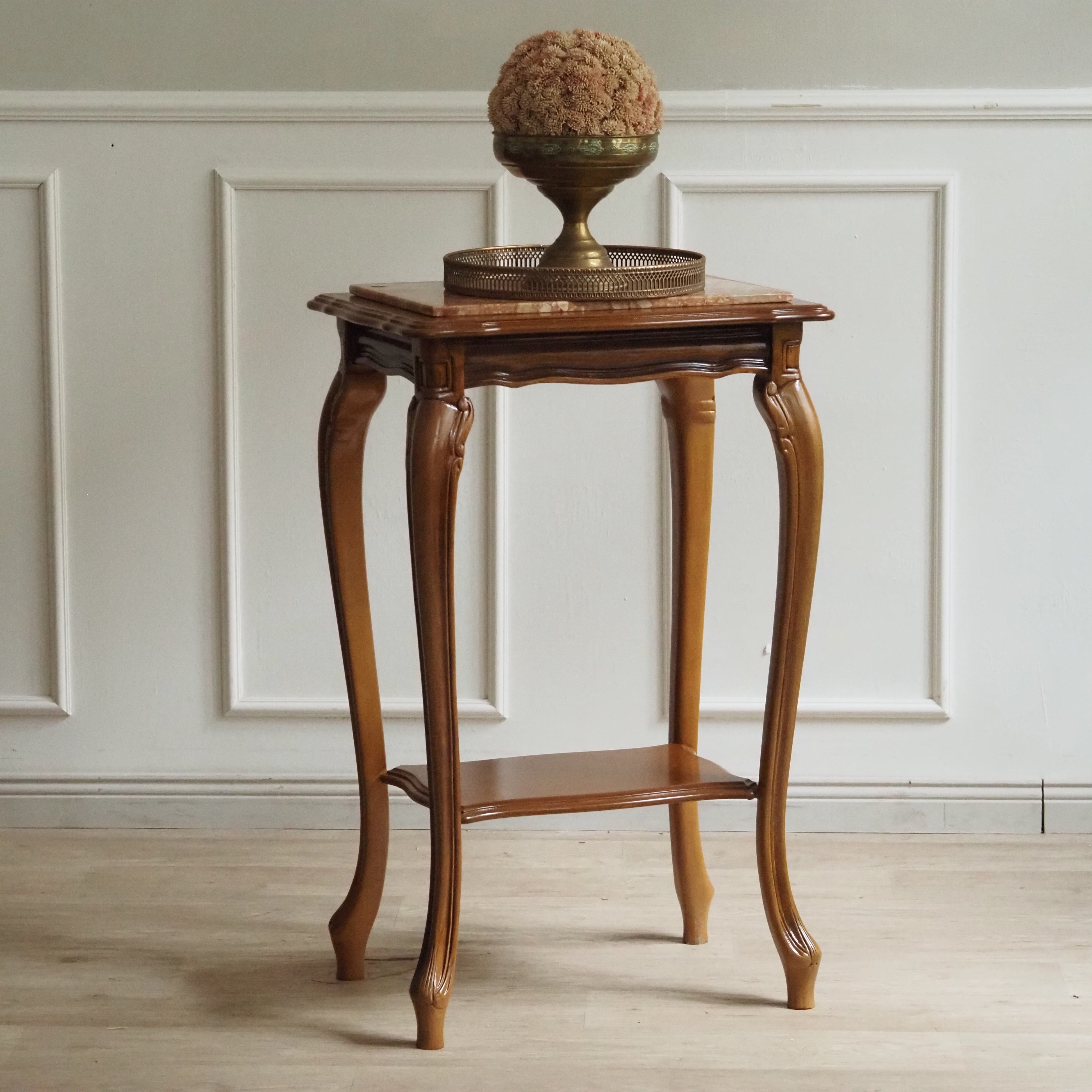 Beistelltisch Louis-XV-Stil Holz mit Marmorplatte und Ablage