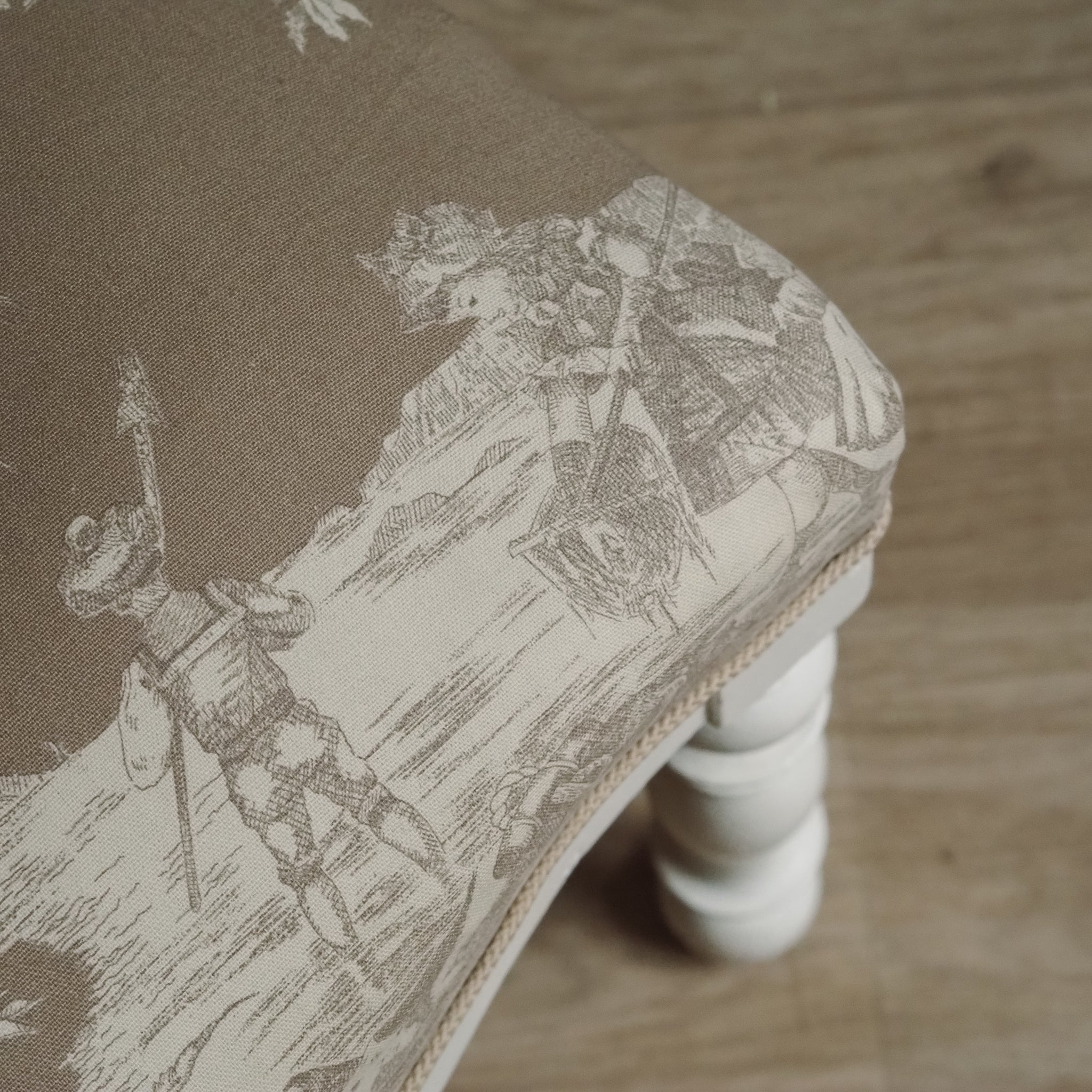 Niedriger Gründerzeit Stuhl mit gedrechselter Rückenlehne - Antik shabby Stil