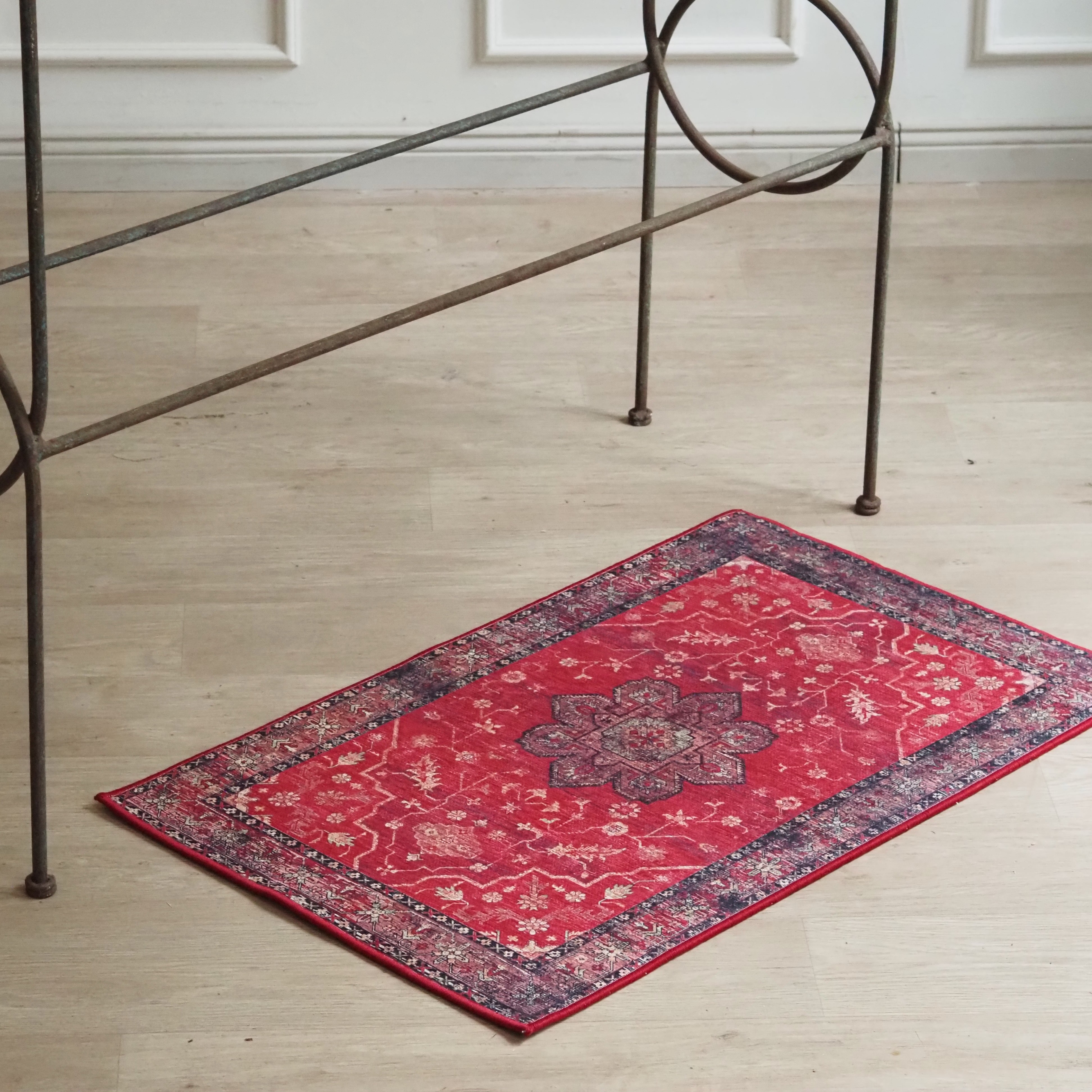 Teppich Rot 50 × 80 cm · Orientalisches Medaillonmuster im Vintage-Used-Look