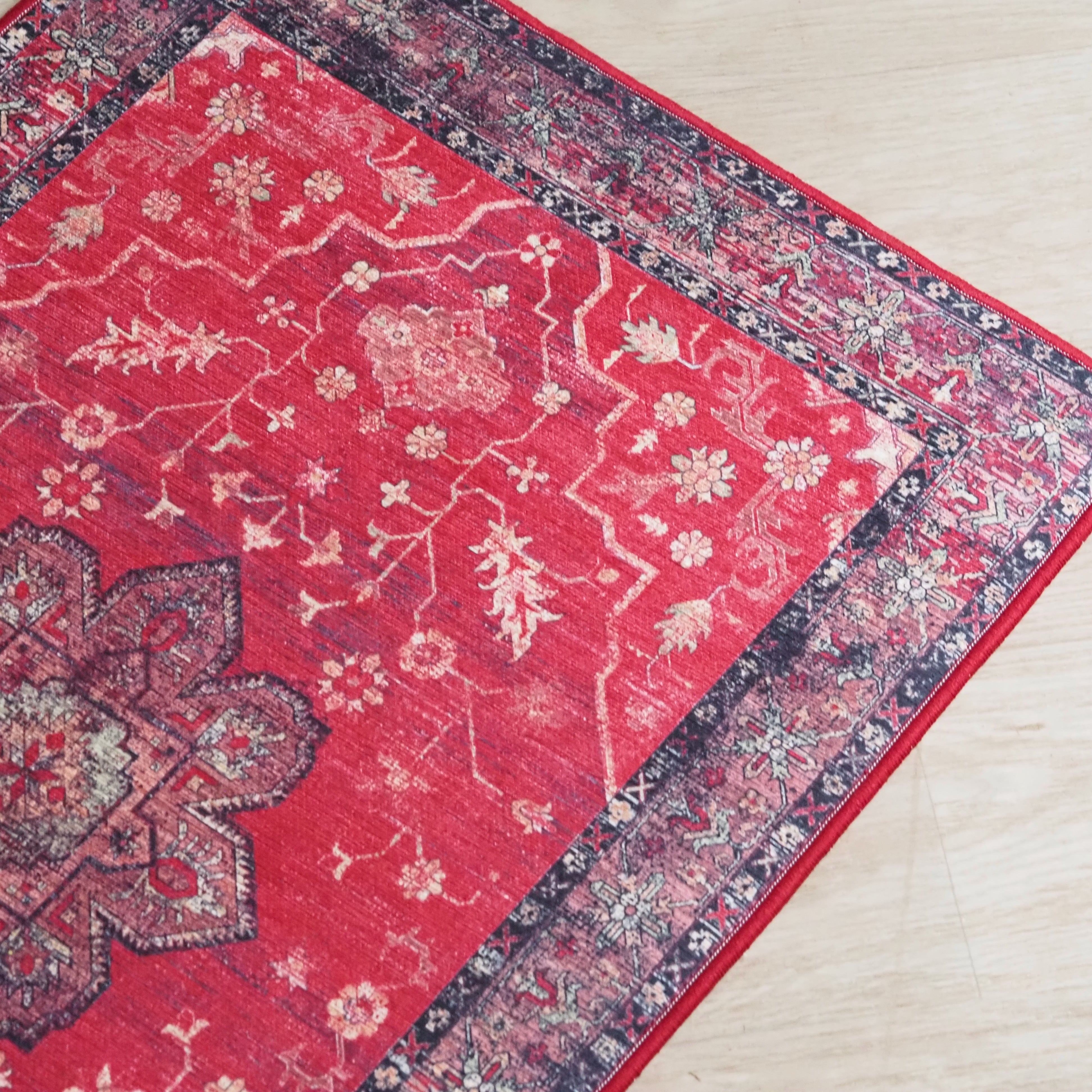 Teppich Rot 50 × 80 cm · Orientalisches Medaillonmuster im Vintage-Used-Look