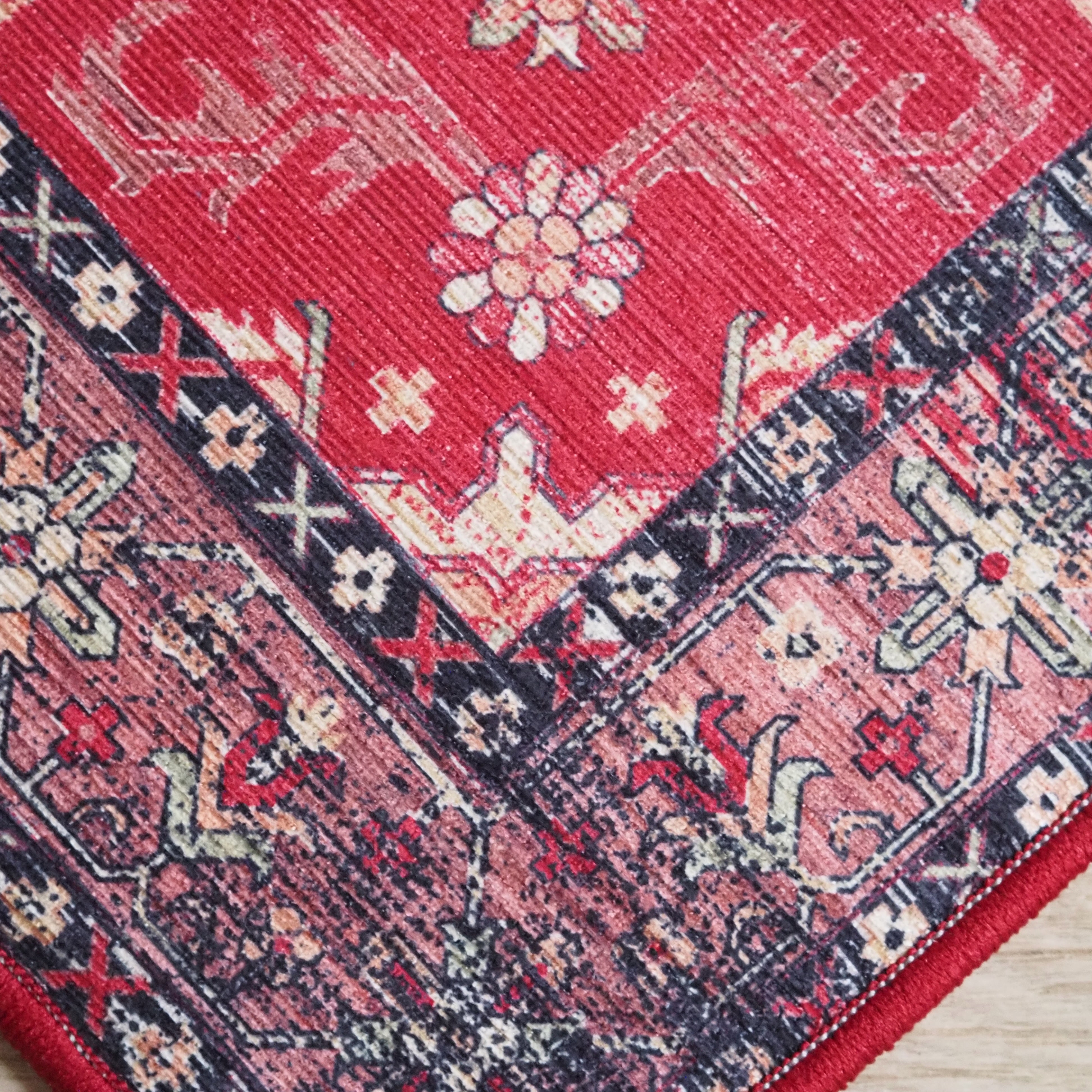 Teppich Rot 50 × 80 cm · Orientalisches Medaillonmuster im Vintage-Used-Look