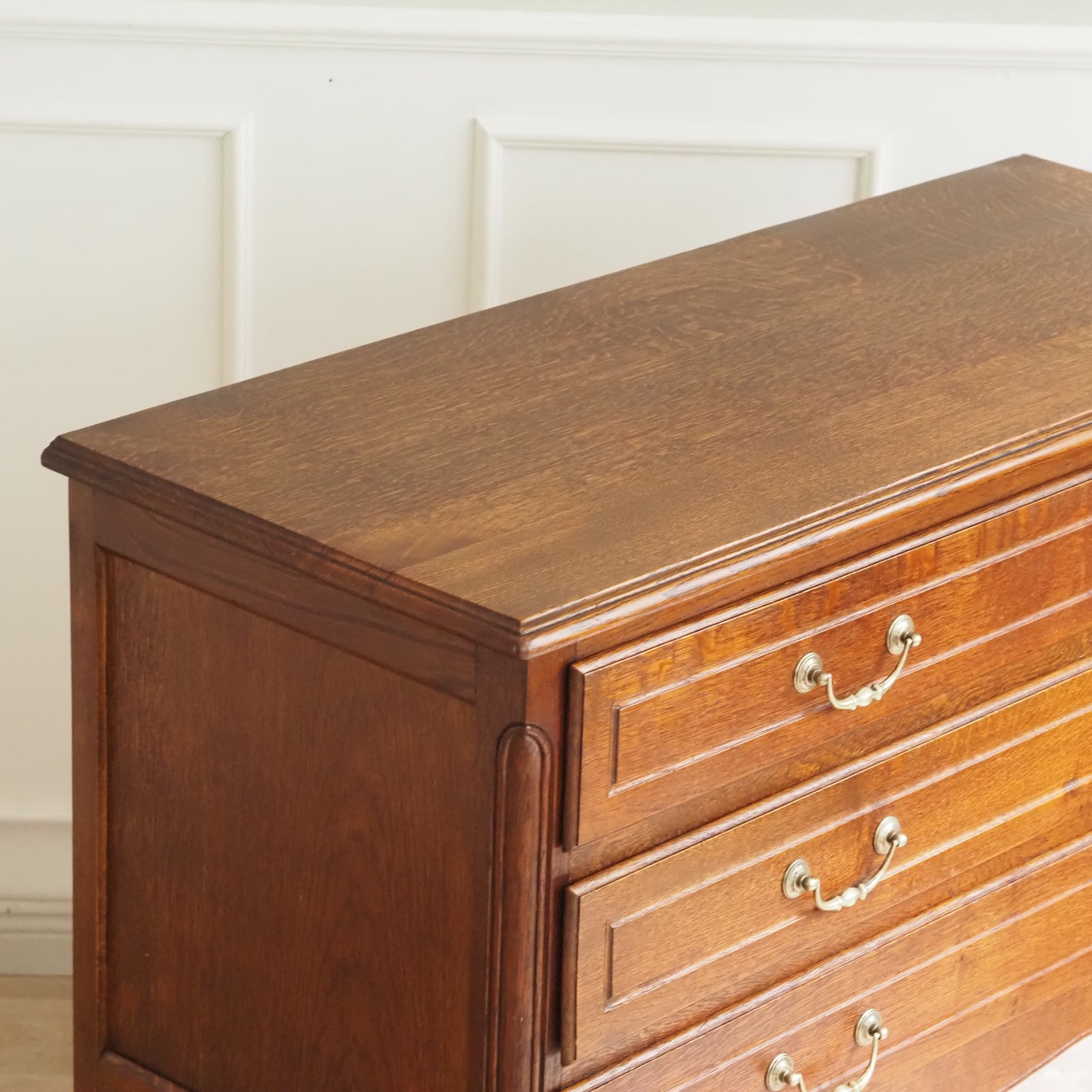 Französische Schubladenkommode im Louis XV Stil - Antike kleine Kommode
