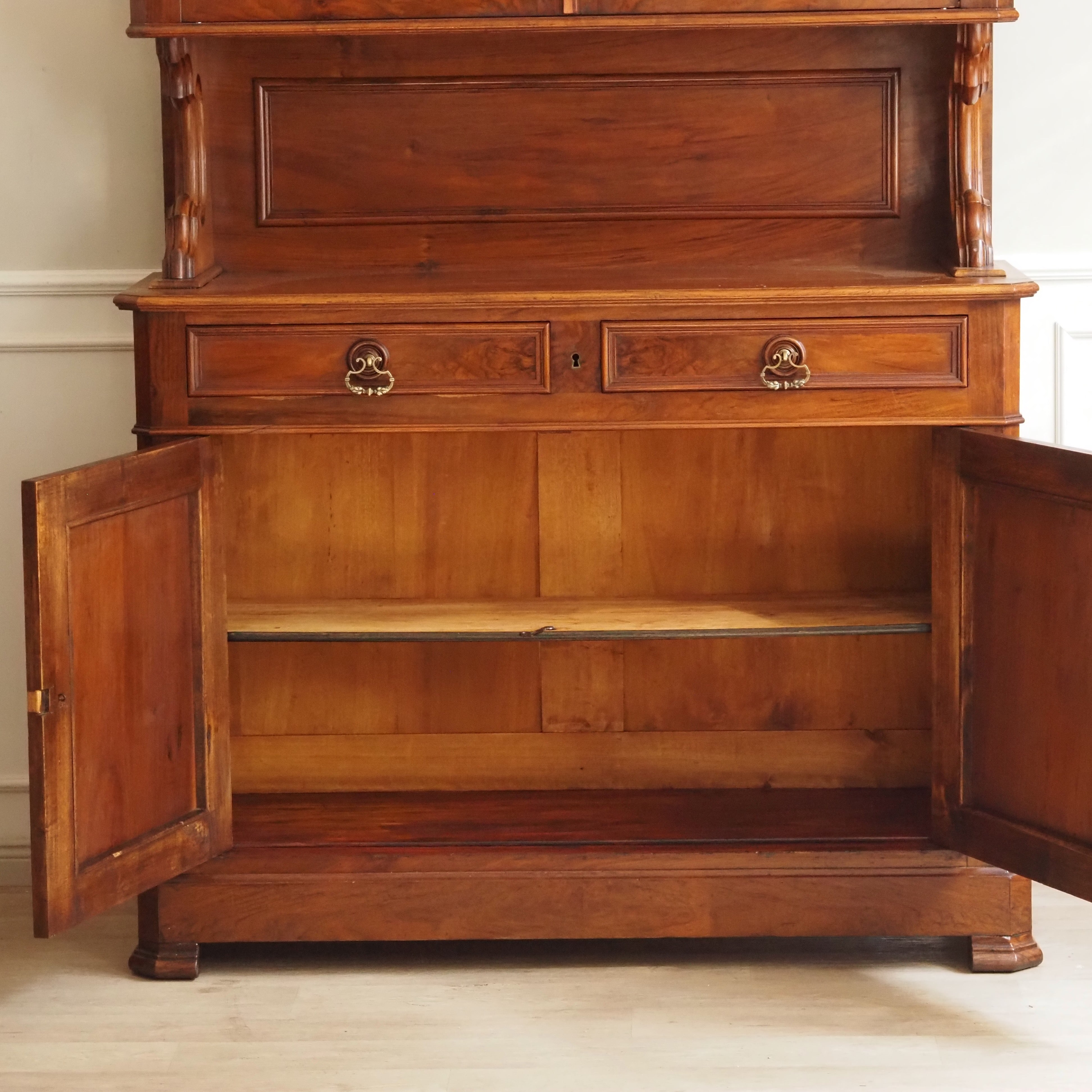 Antikes Buffet Historismus Nussbaum um 1880