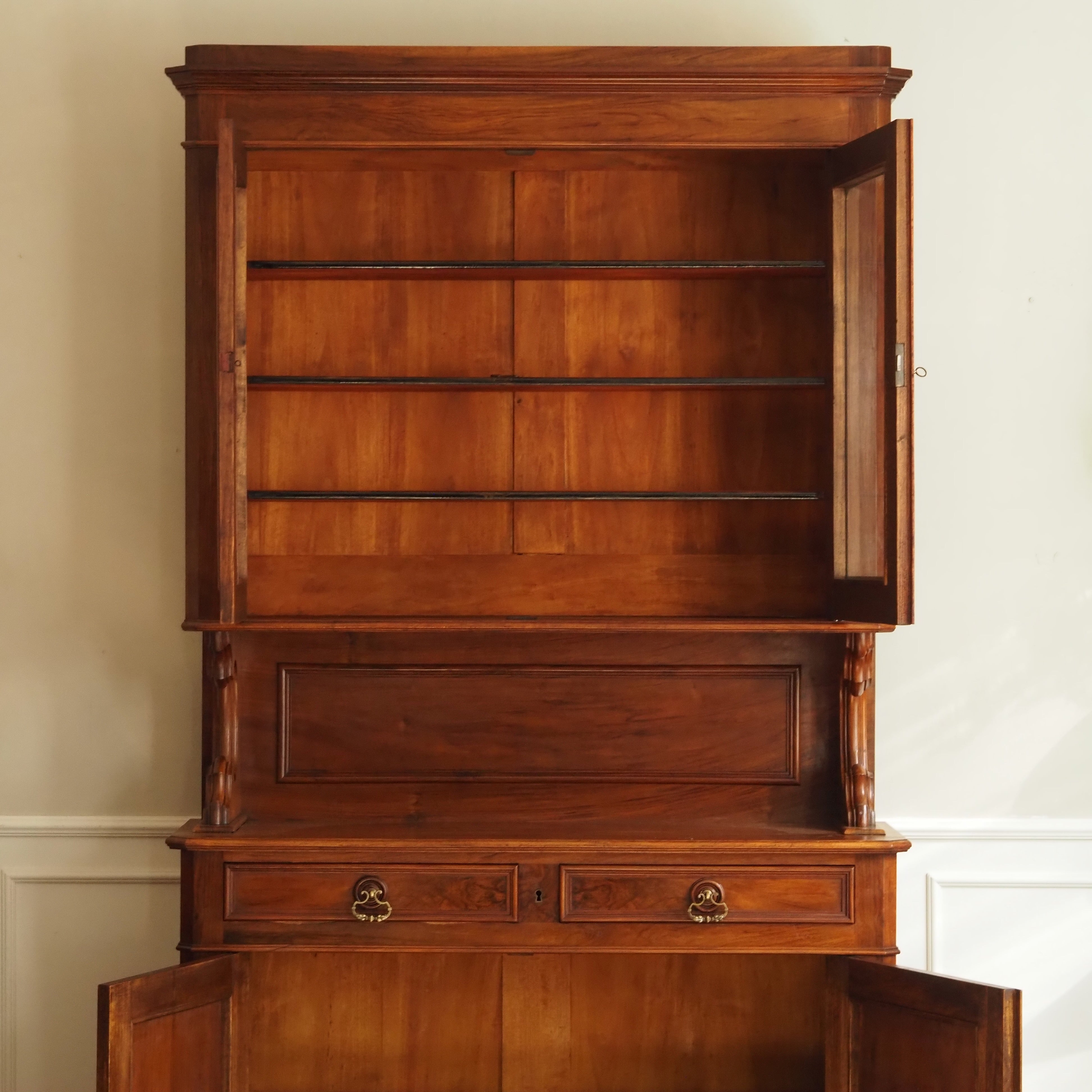 Antikes Buffet Historismus Nussbaum um 1880