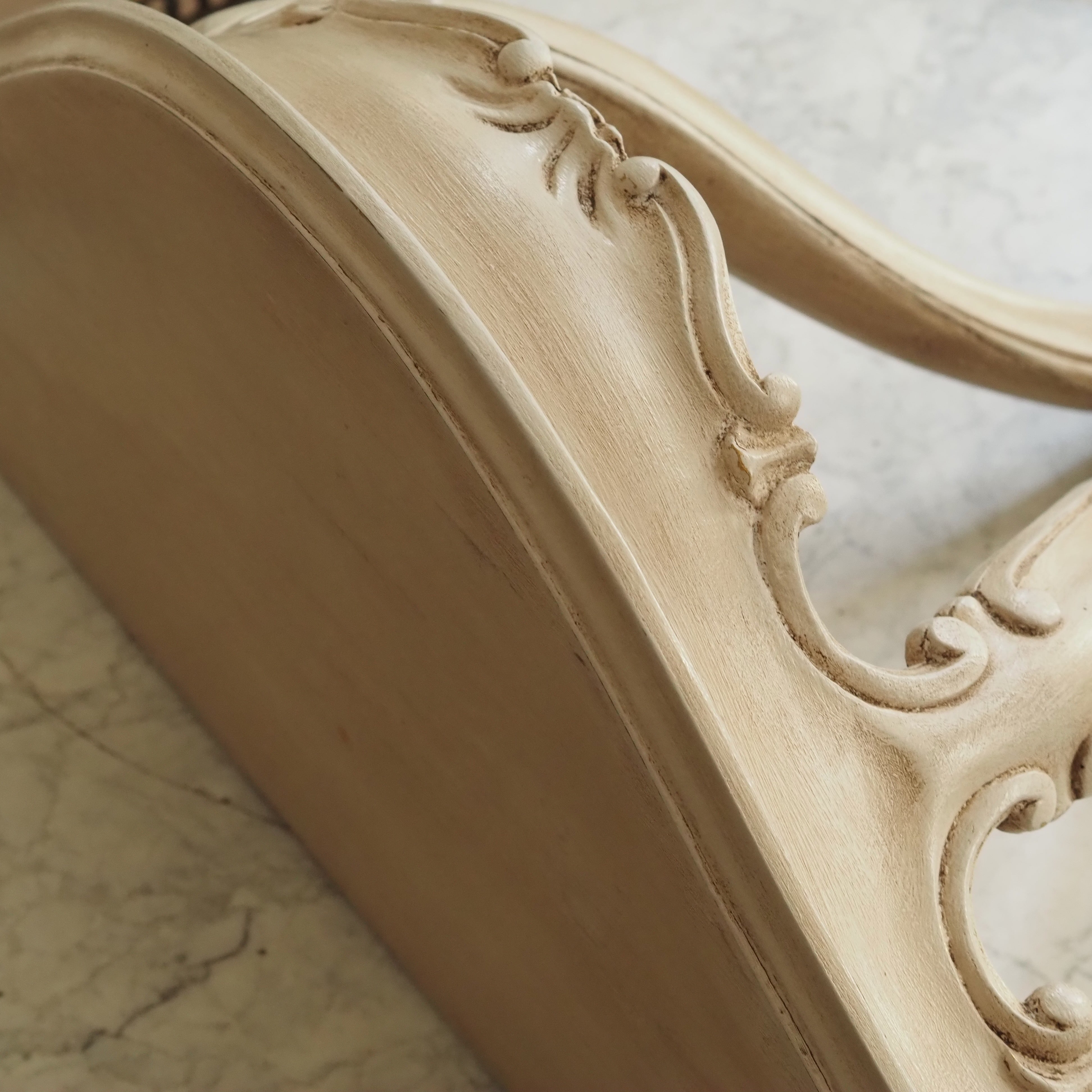 Wandkonsole · Château Stil · patinierte Oberfläche