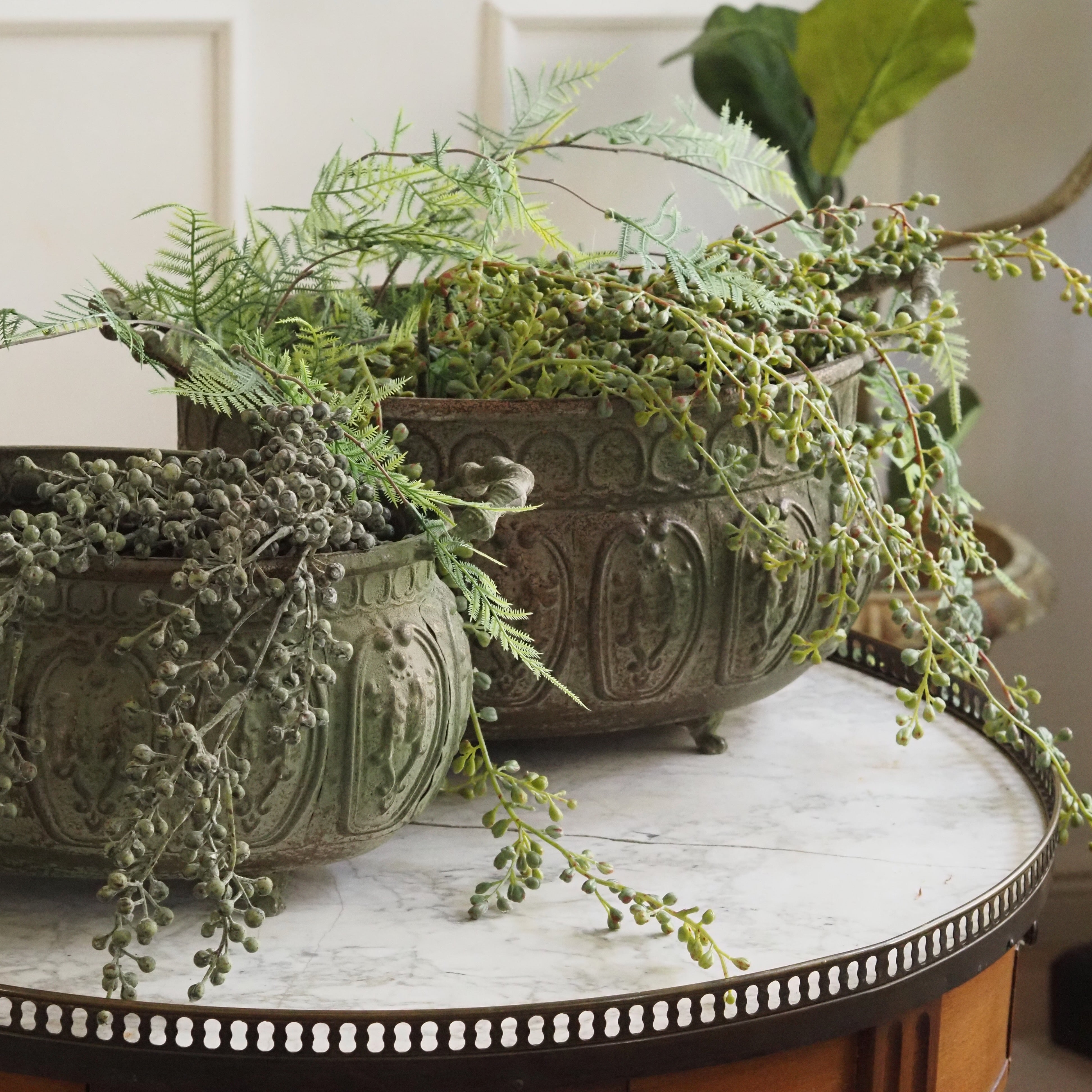 Blumentopf 2er Set aus Metall · historisierende Gartenform mit Patina