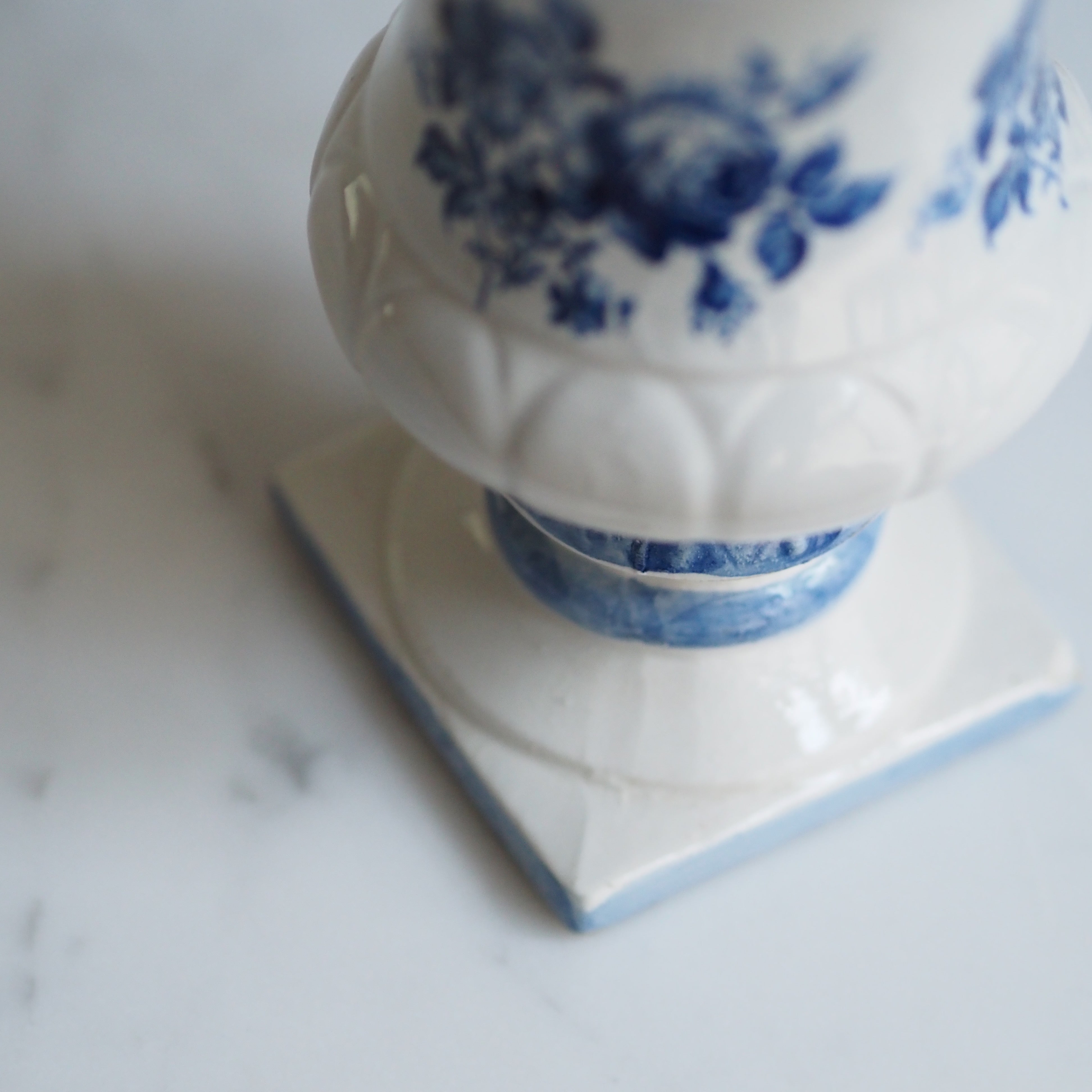 Vase Pokal · Blau Weiß · klassizistisch inspiriert