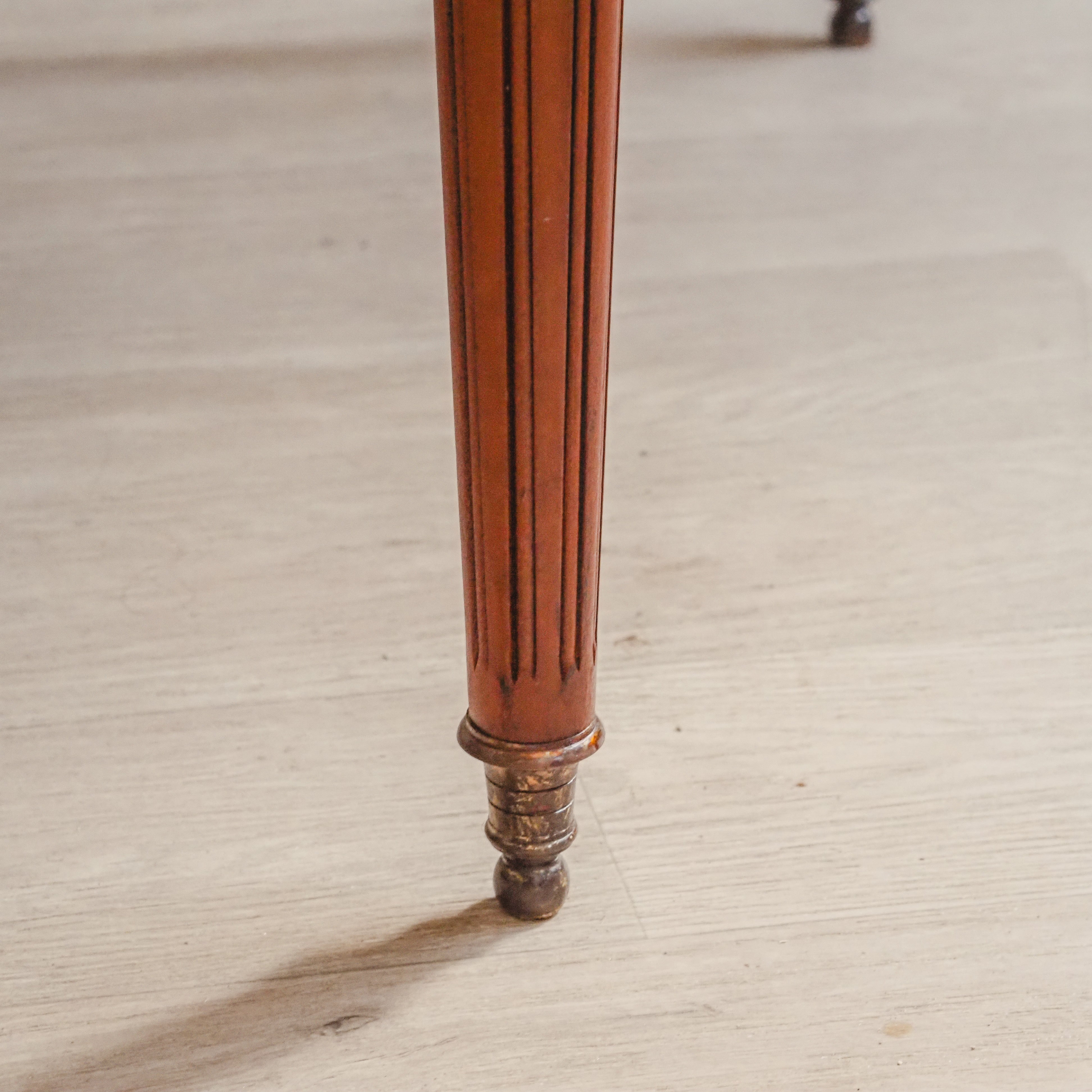 Runder Esstisch Louis XVI Kirschbaum antik 19. Jahrhundert