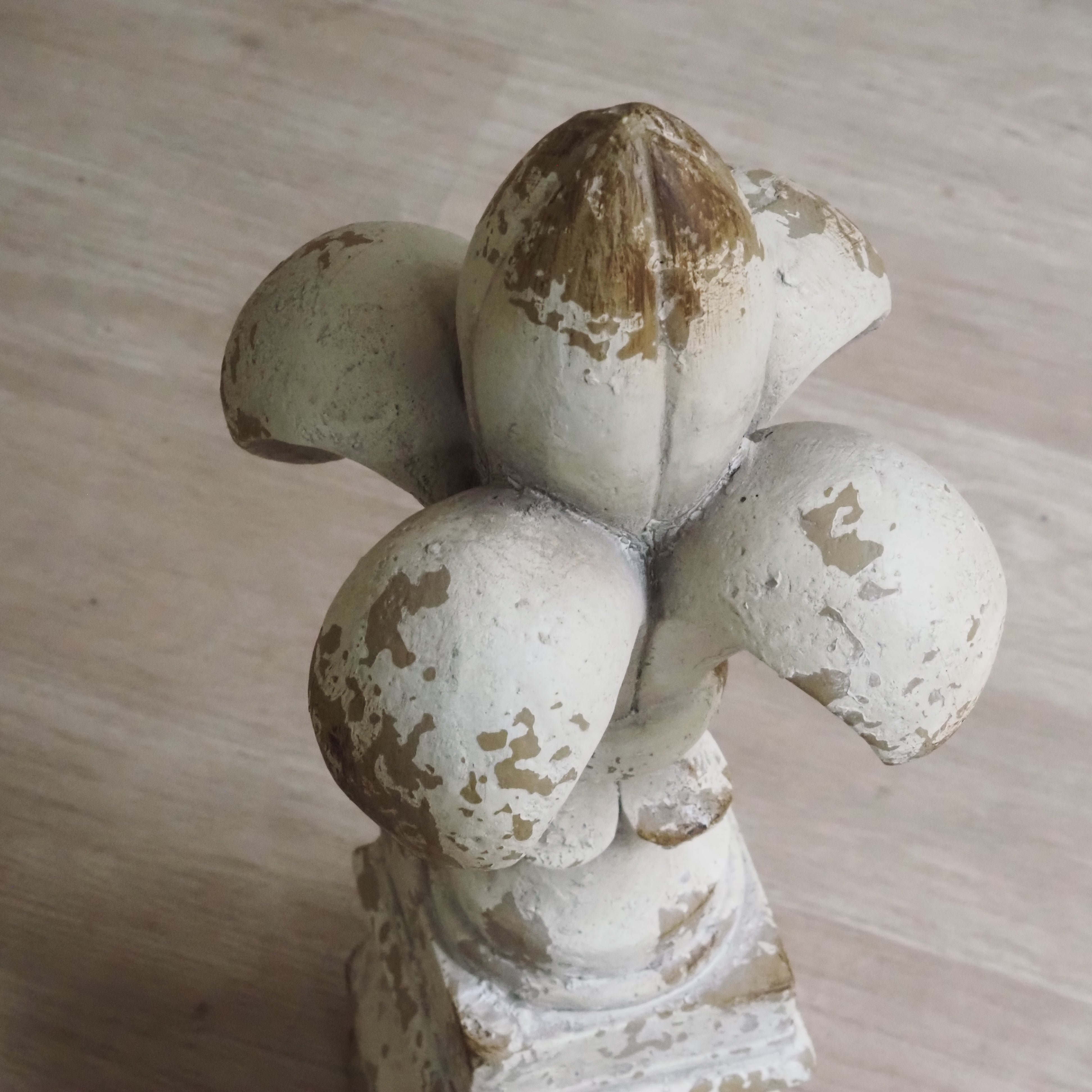 Steinguss · Fleur-de-Lis Zierobjekt · Säule · architektonisches Dekorelement