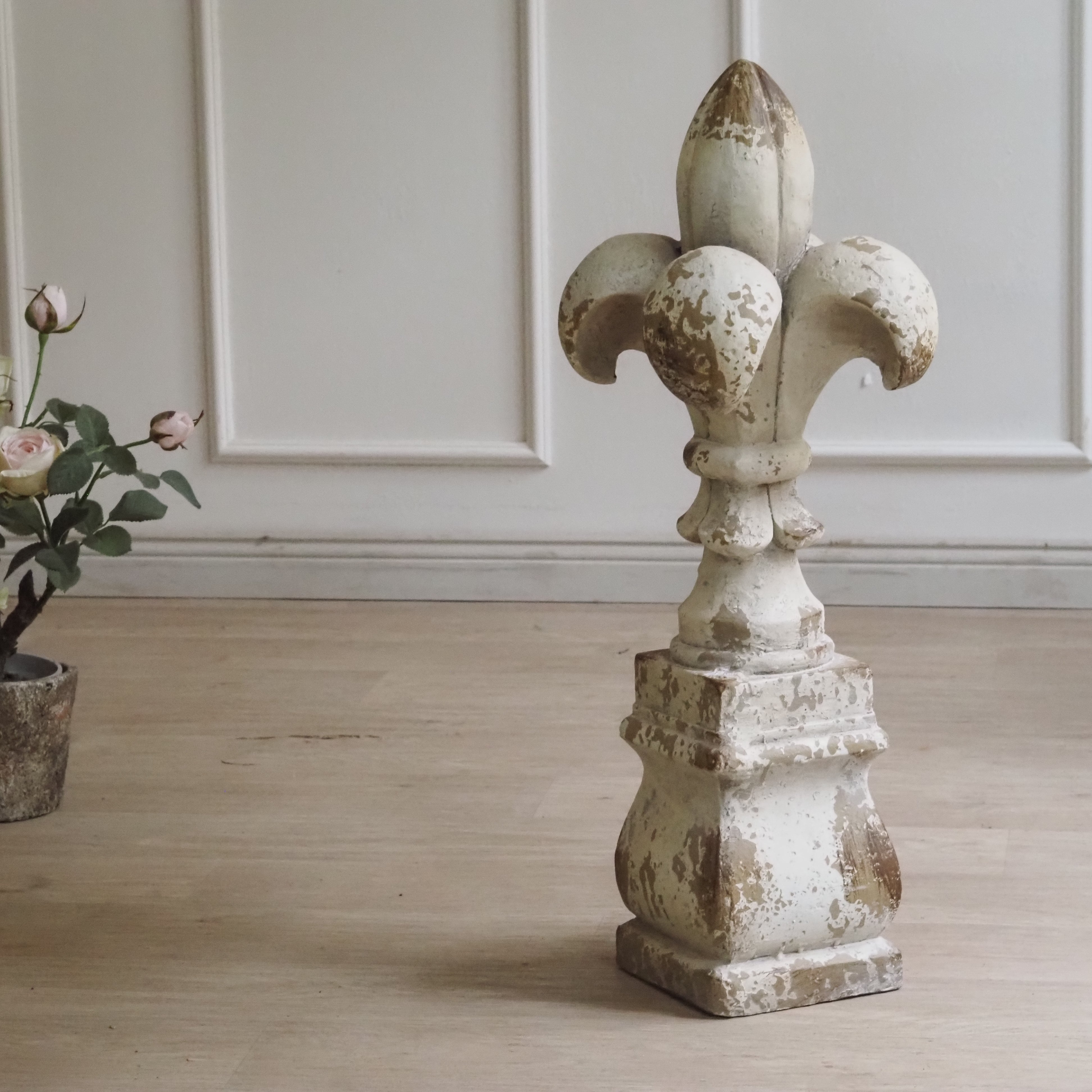 Steinguss · Fleur-de-Lis Zierobjekt · Säule · architektonisches Dekorelement