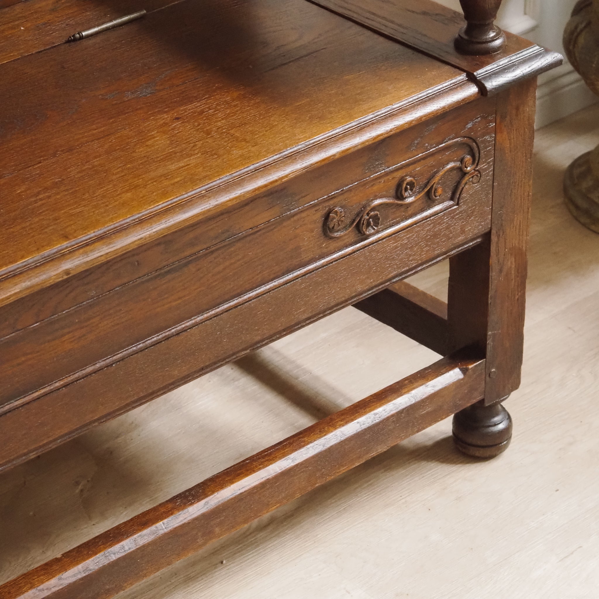 Antike Garderobenbank aus Eiche mit Spiegel um 1900 - Gründerzeit Flurgarderobe