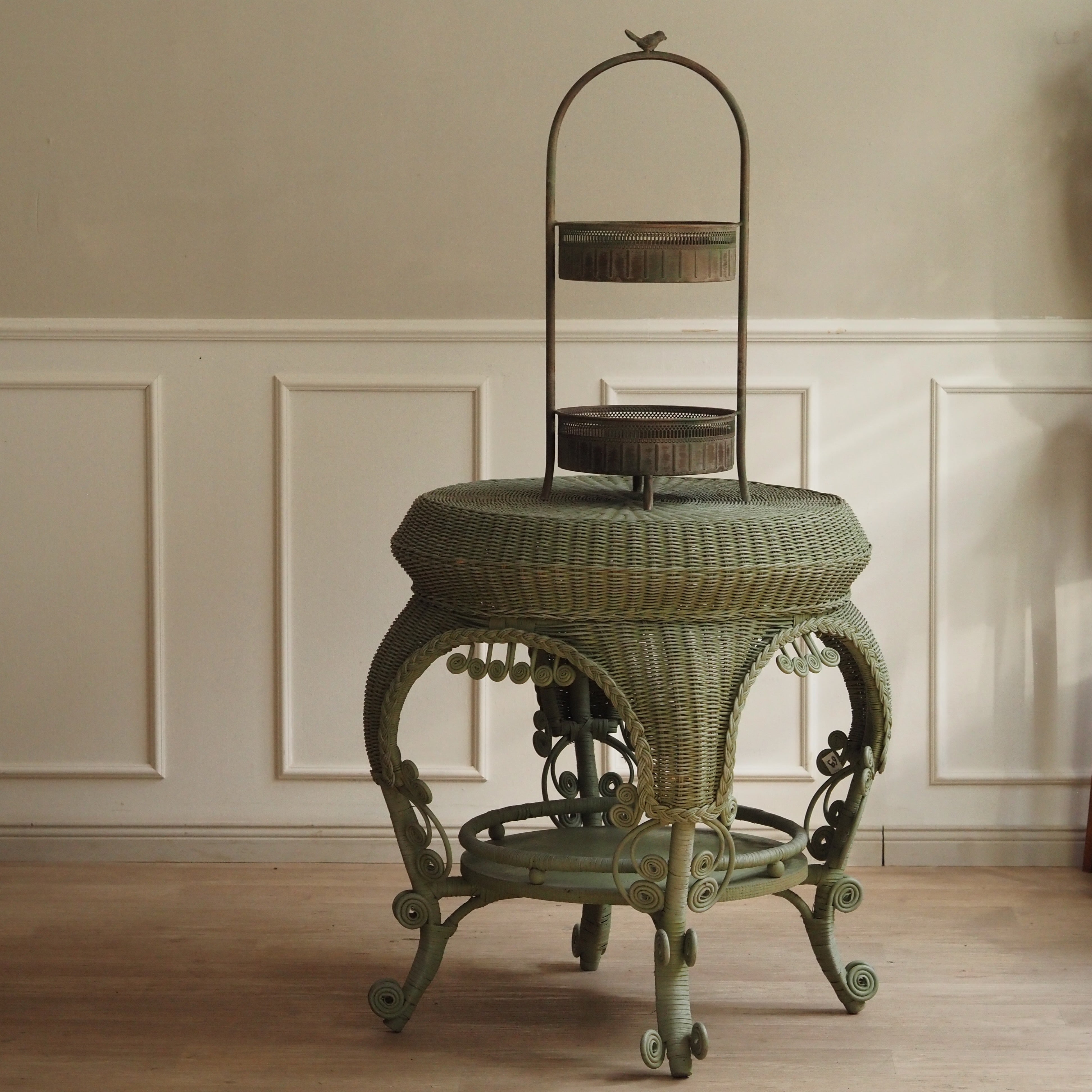 Viktorianischer Beistelltisch Rattan um 1900