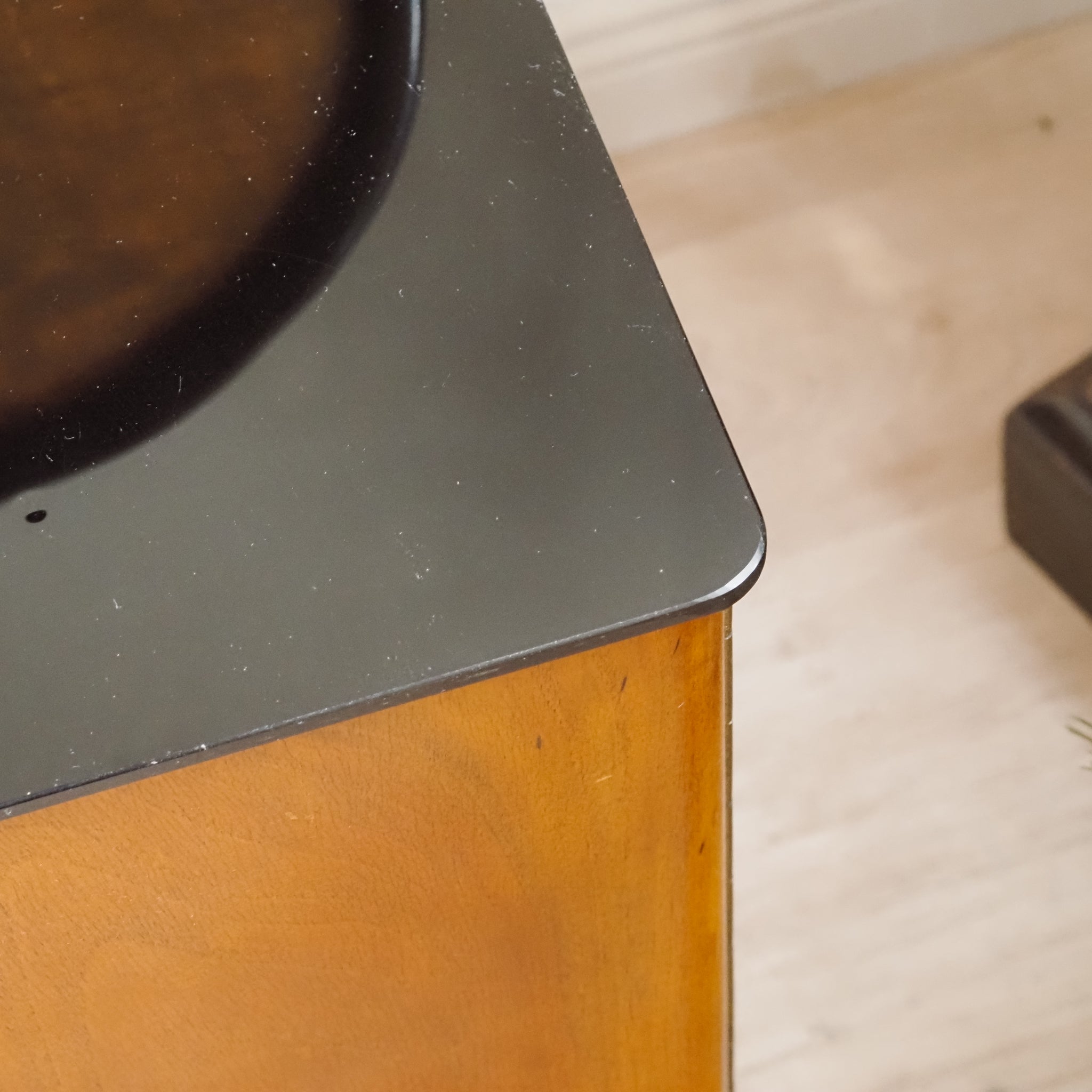 Doppelbett Design Halabala mit schwebenden Nachtkästchen - Art Déco Übergang Midcentury