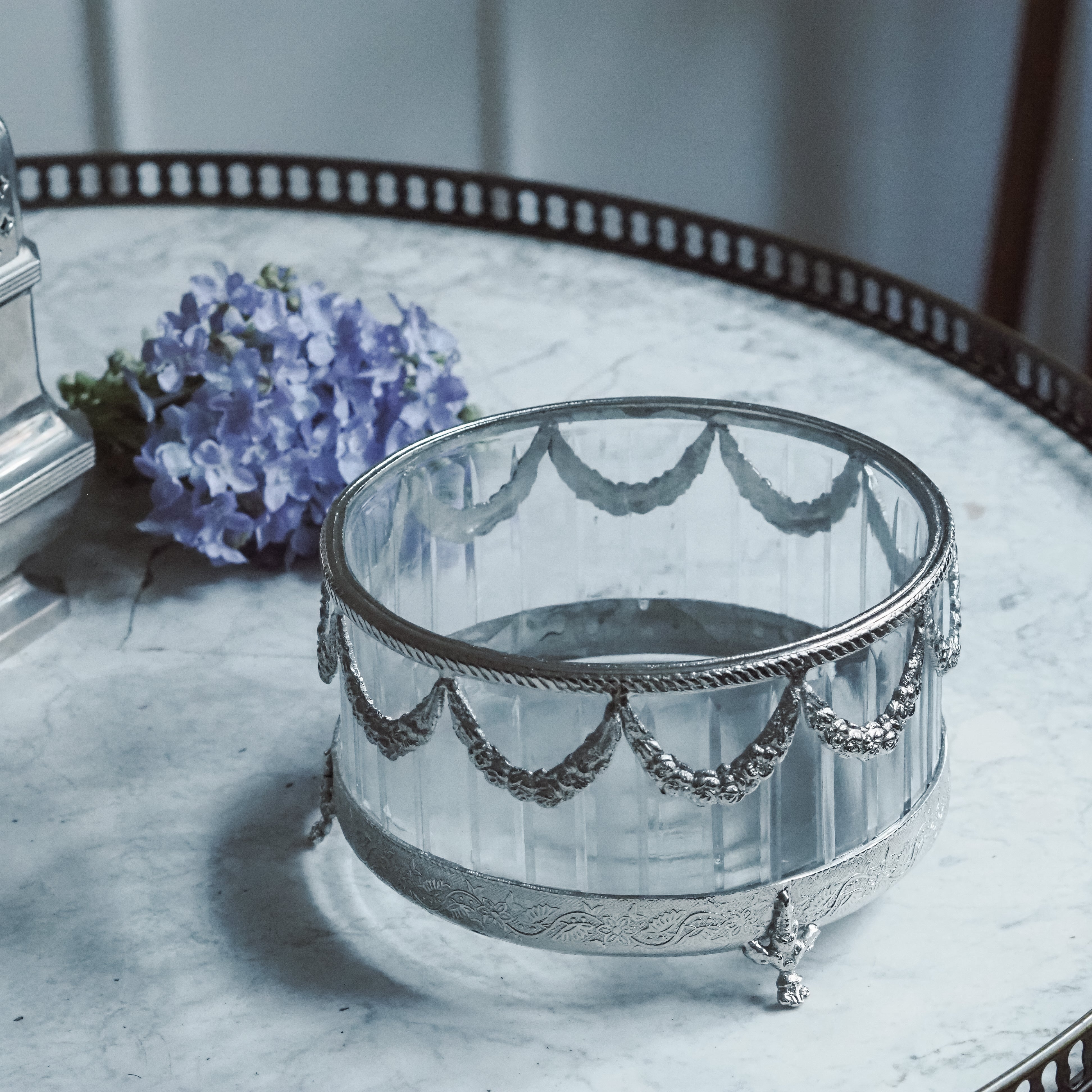 Teelichthalter Silber · Glaszylinder mit Girlandenmontur im Empire-Stil
