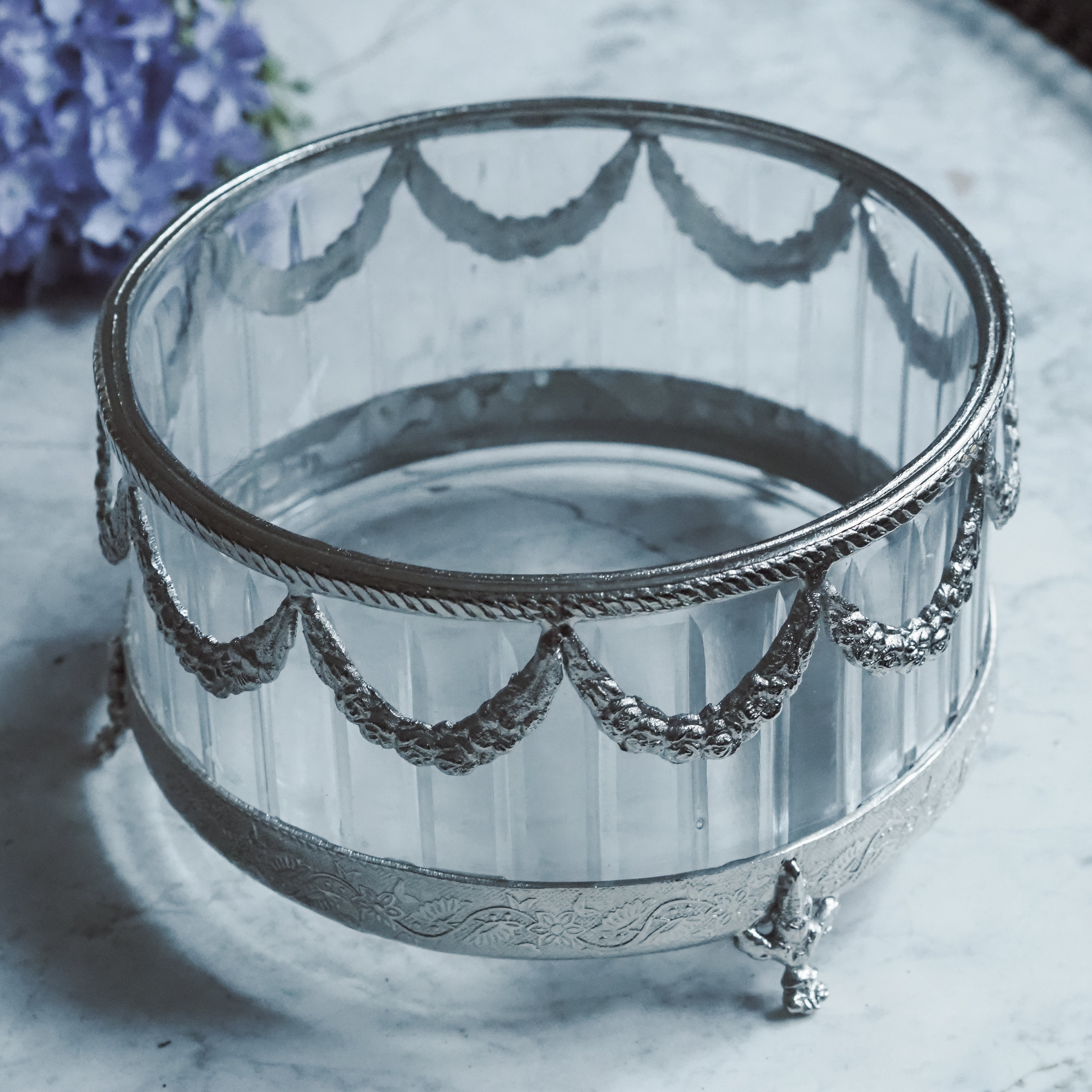 Teelichthalter Silber · Glaszylinder mit Girlandenmontur im Empire-Stil
