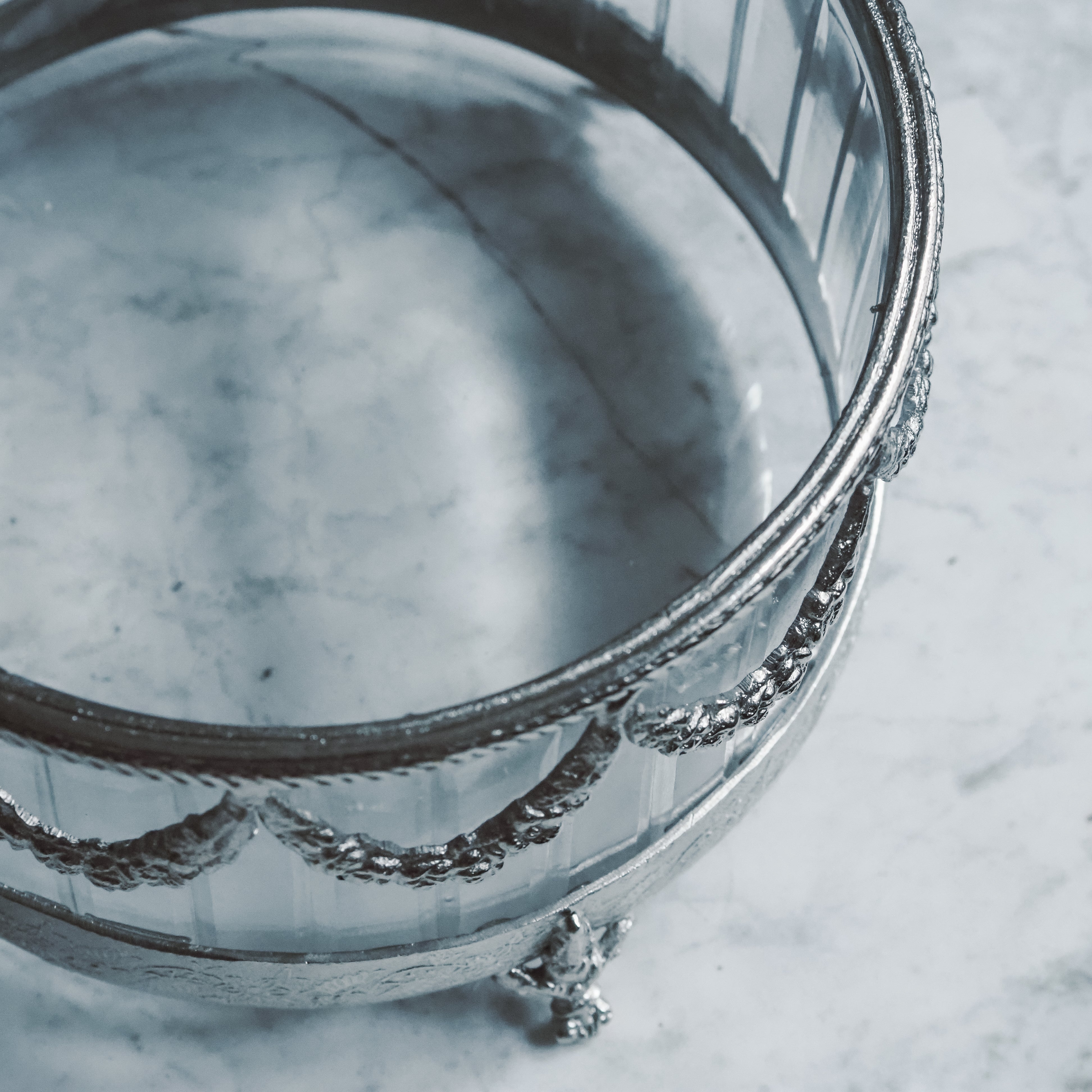 Teelichthalter Silber · Glaszylinder mit Girlandenmontur im Empire-Stil