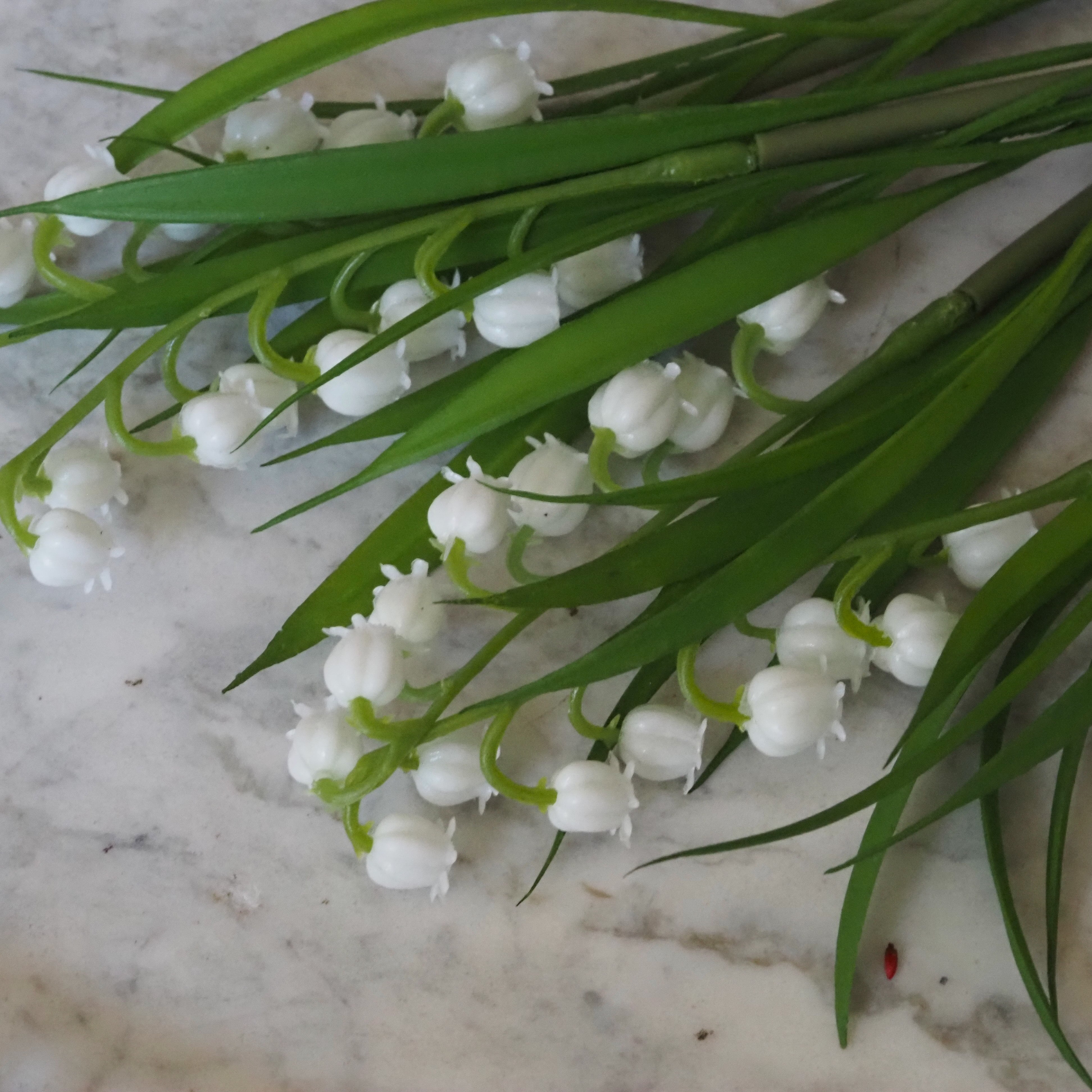 Maiglöckchenzweige mit Wurzel · botanische Frühlingsdekoration, Kunstblume