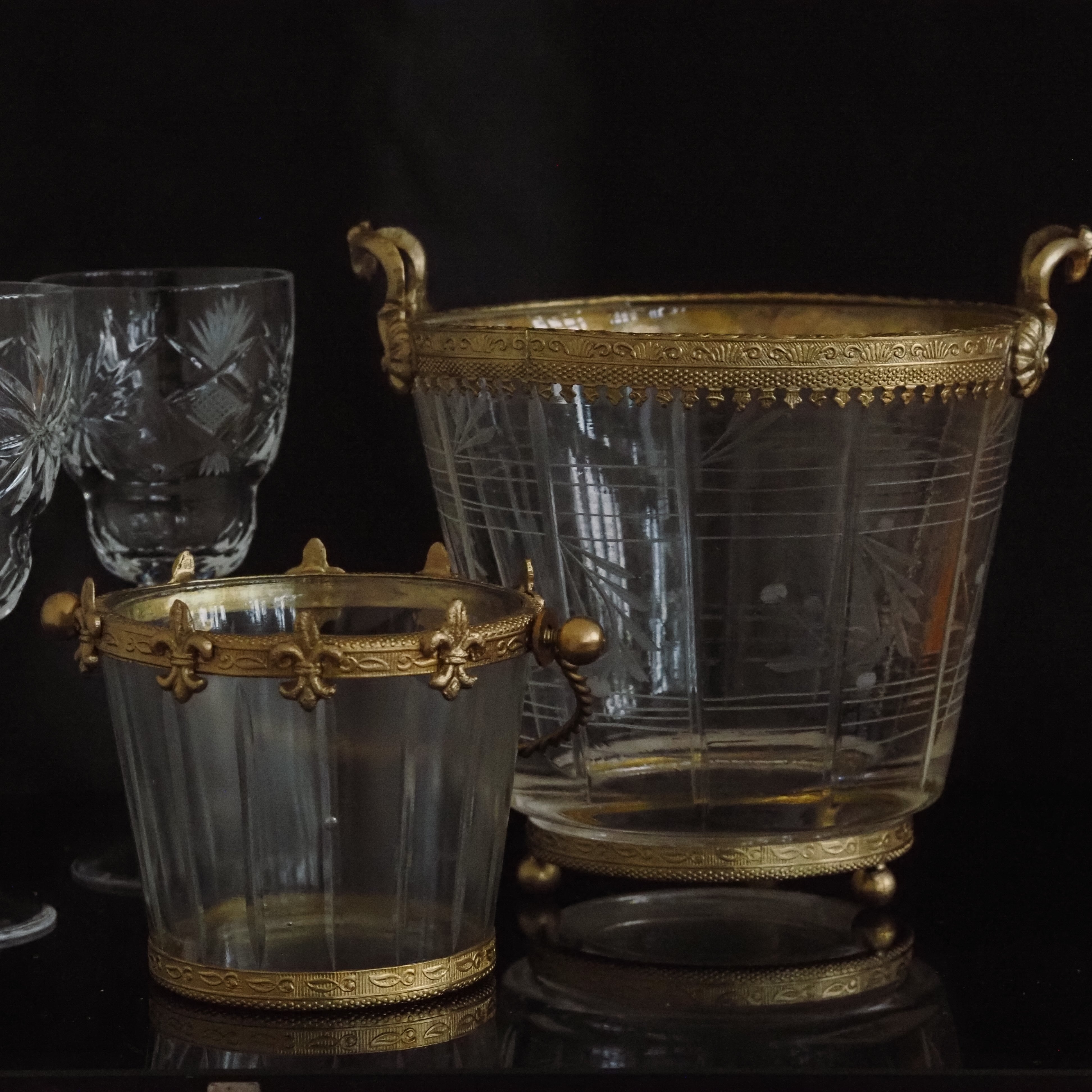 Glaswindlicht · historisierend inspiriert mit Metallfassung und Griff