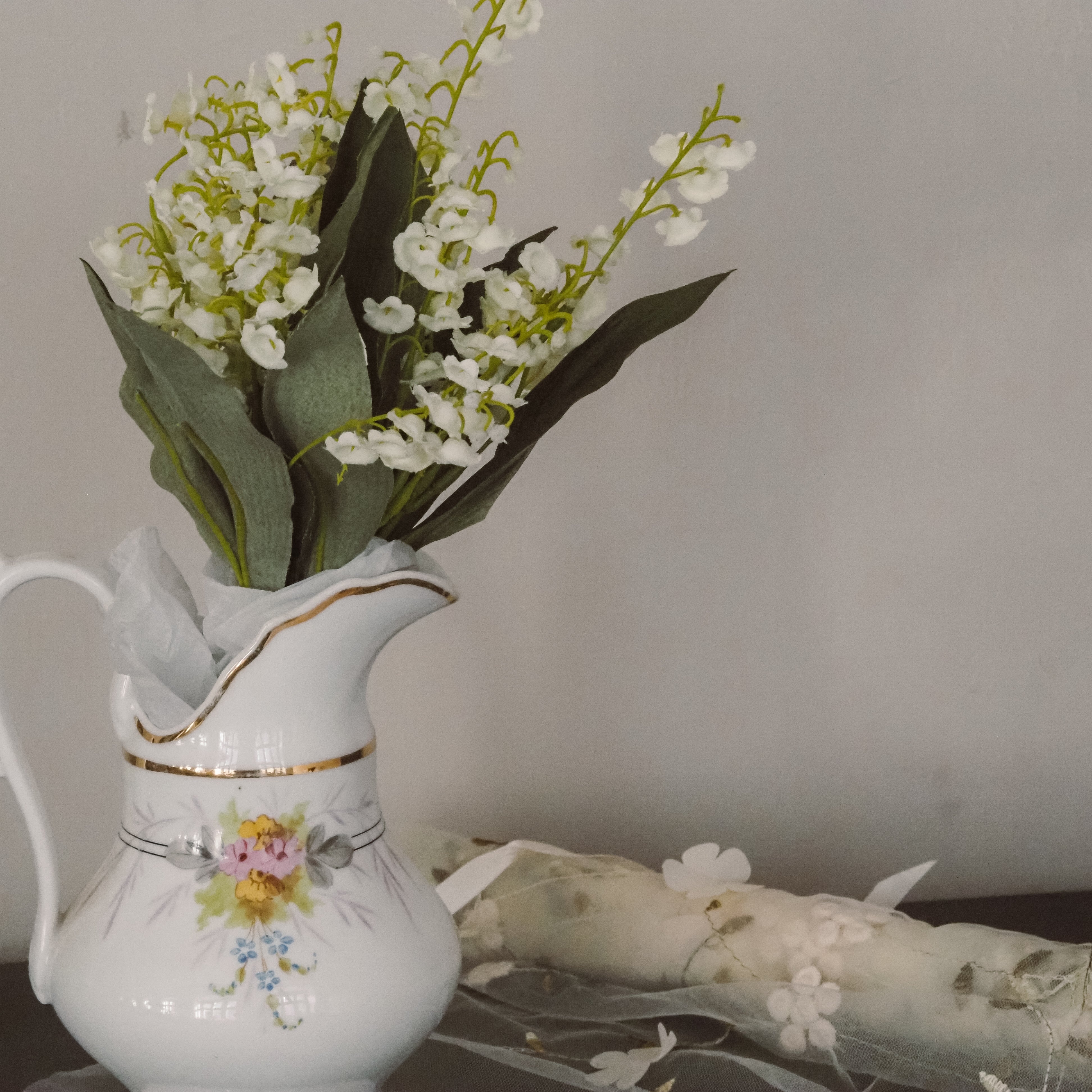 Maiglöckchen Bund · nostalgisch inspirierter Dekostrauß mit Seidenpapier, Frühling