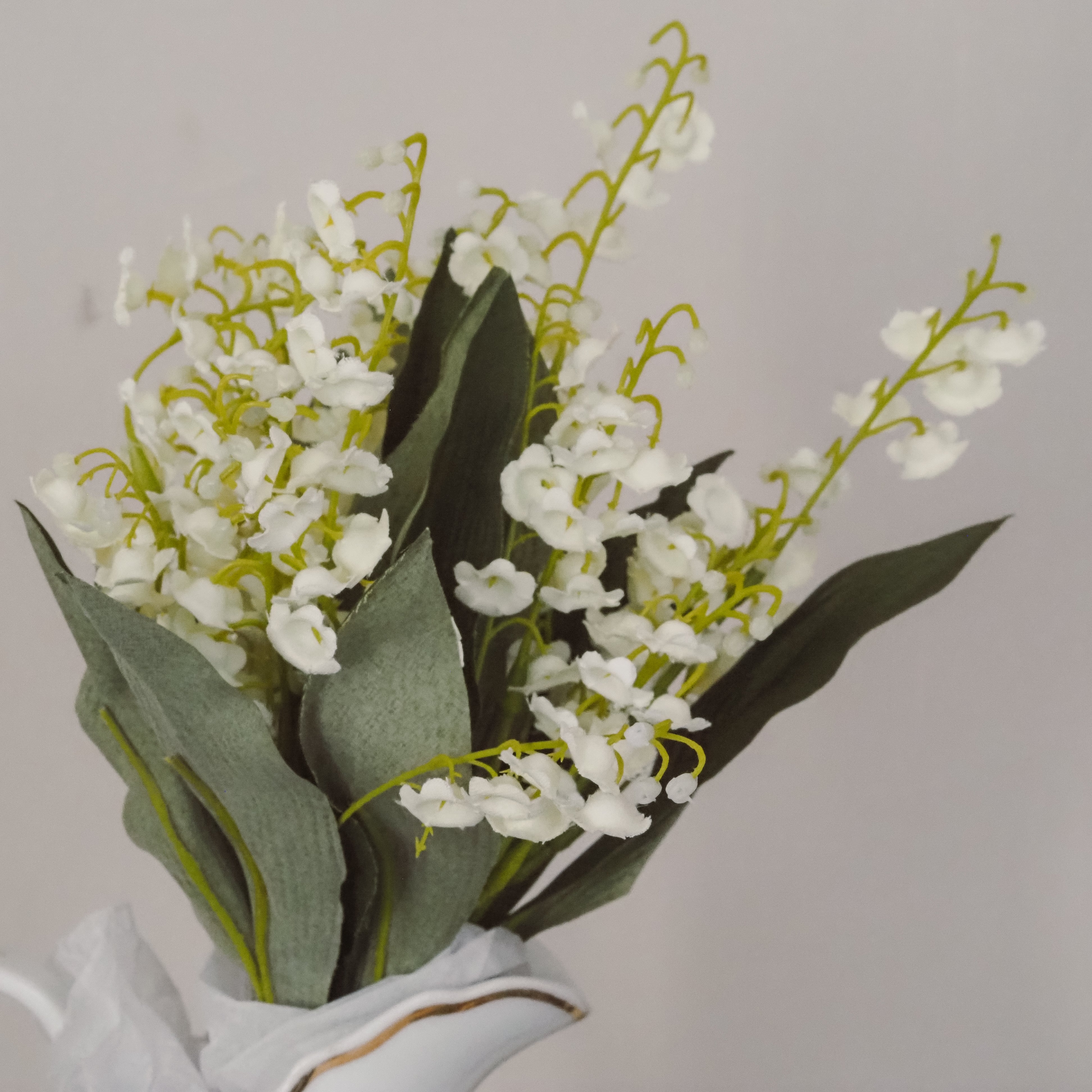 Maiglöckchen Bund · nostalgisch inspirierter Dekostrauß mit Seidenpapier, Frühling