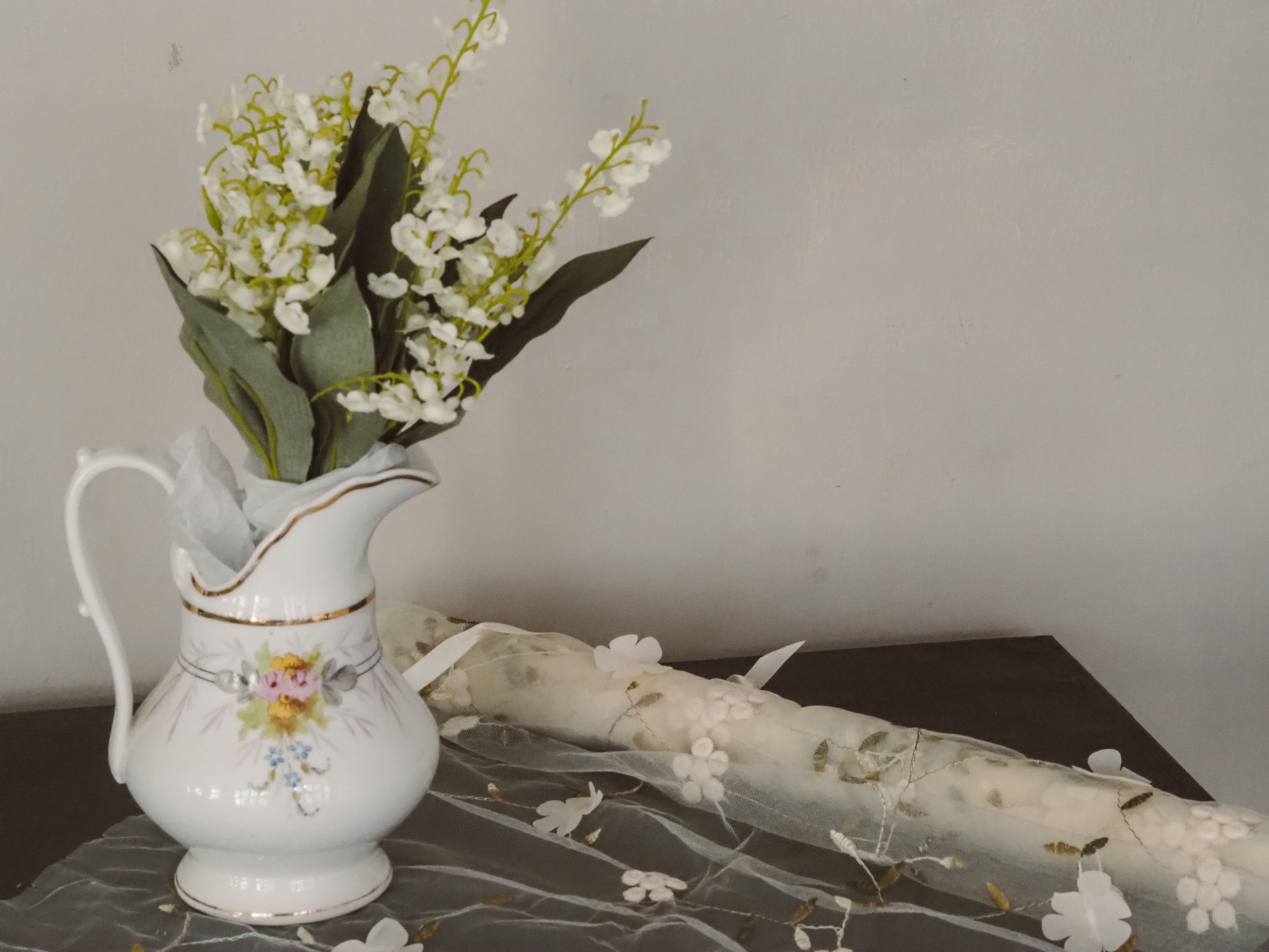 Maiglöckchen Bund · nostalgisch inspirierter Dekostrauß mit Seidenpapier, Frühling