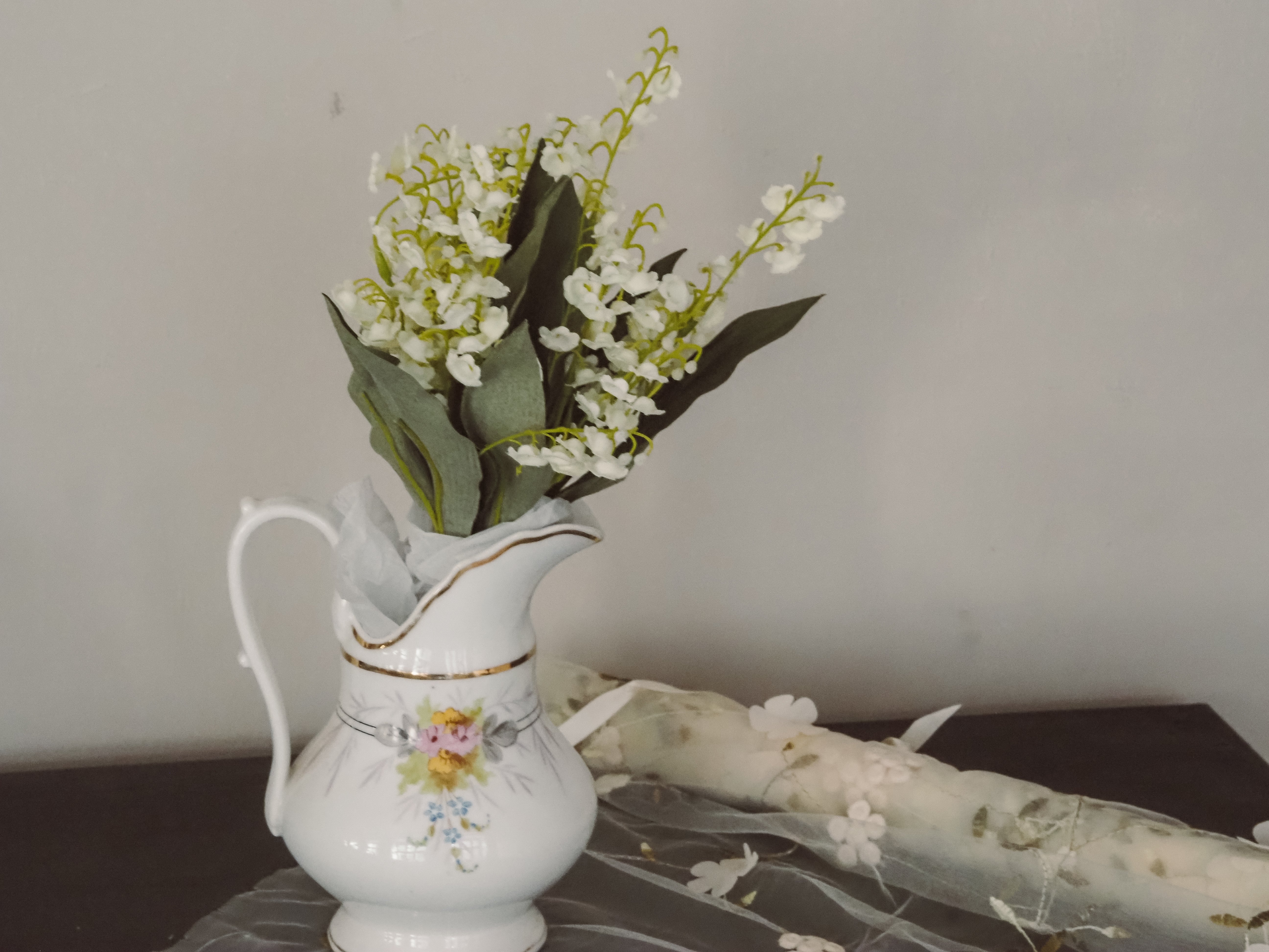 Maiglöckchen Bund · nostalgisch inspirierter Dekostrauß mit Seidenpapier, Frühling