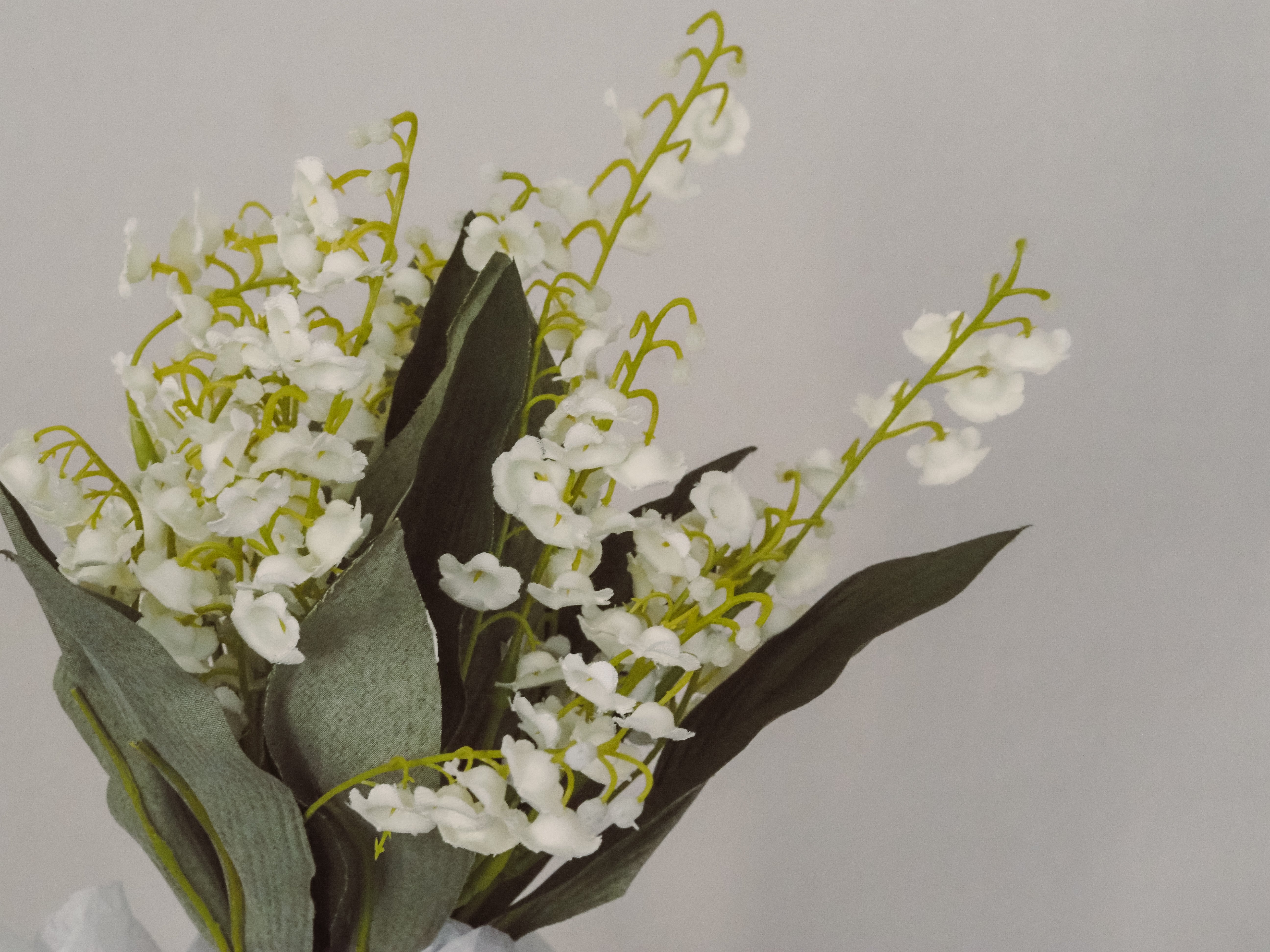 Maiglöckchen Bund · nostalgisch inspirierter Dekostrauß mit Seidenpapier, Frühling
