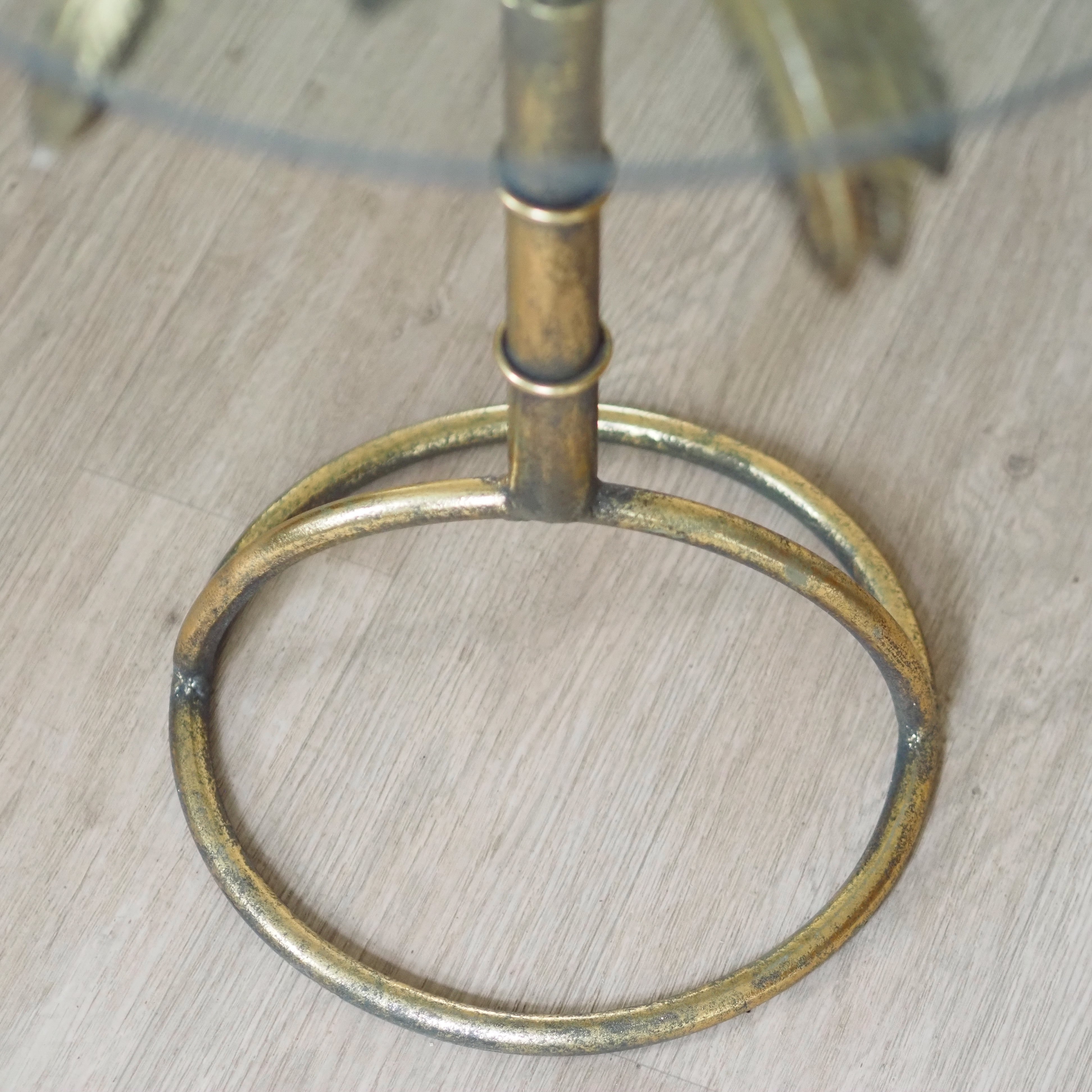 Runder Beistelltisch, Glastisch mit Palmengestell – Metall altgold, Glasplatte