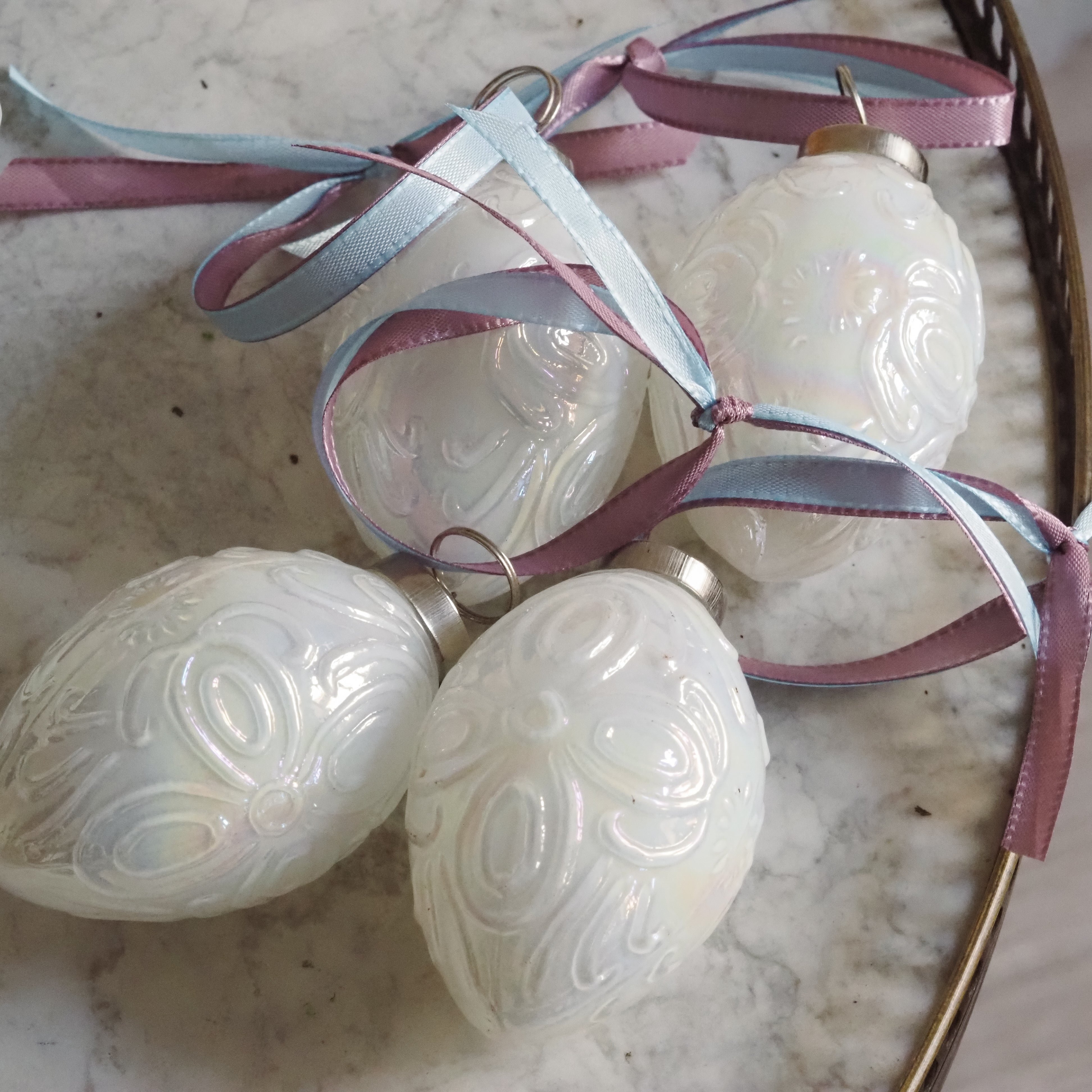 Glaseier 4er-Set Ostereier · Perlmutt-Finish · Hängeschmuck mit Schleifenband