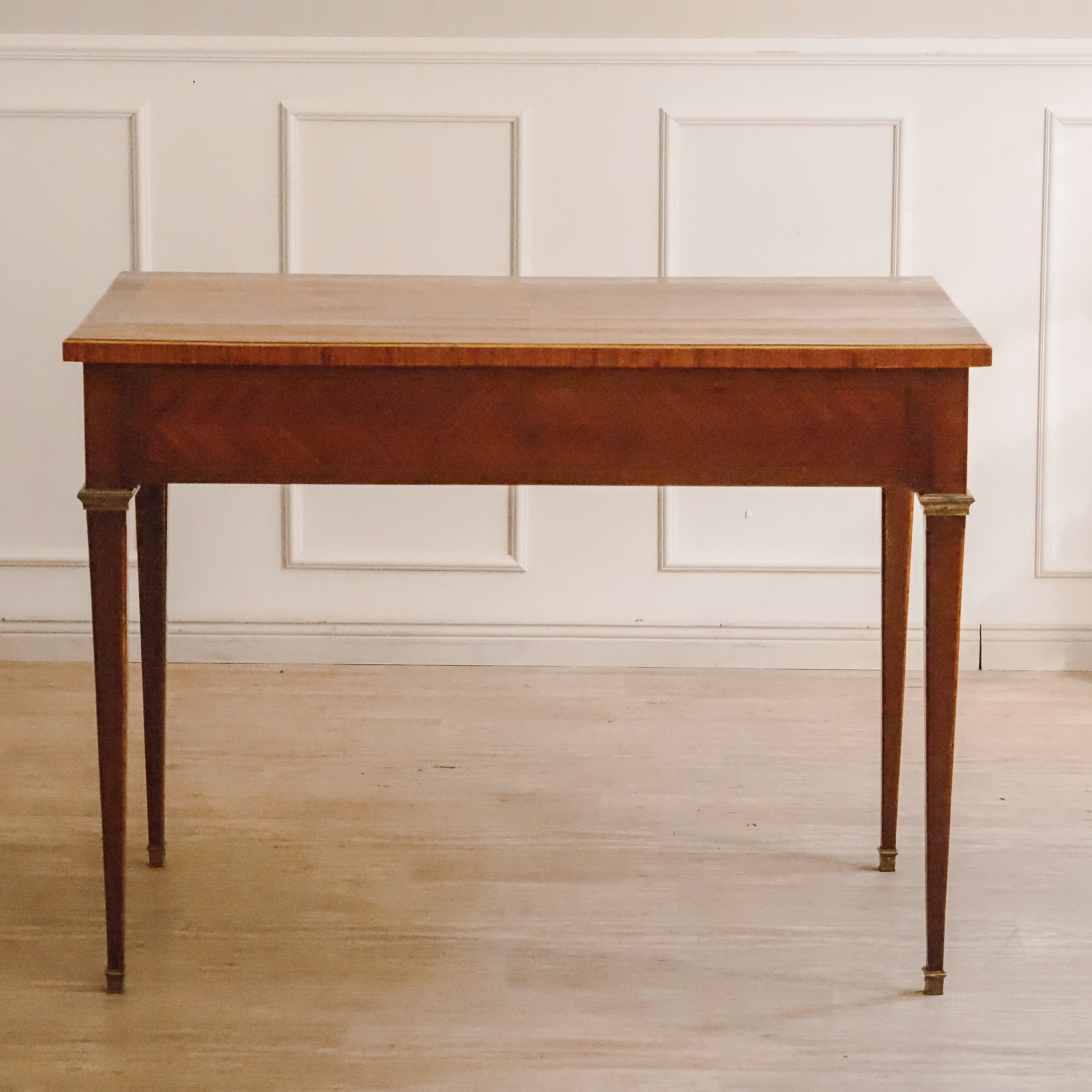 Antiker Schreibtisch Louis XVI Stil mit Intarsien und Auszügen, um 1880