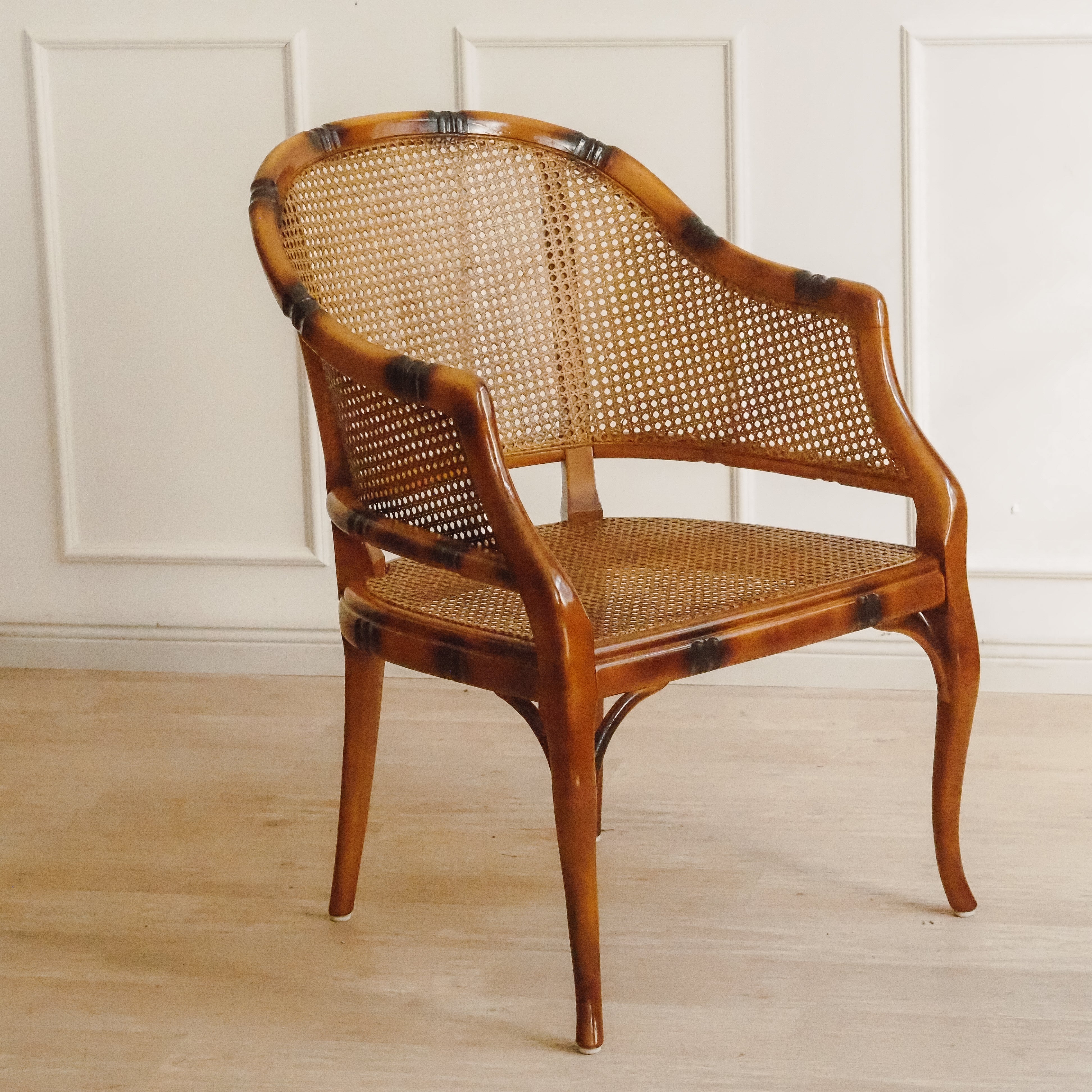 Faux Bamboo Sessel mit Wiener Geflecht, Vintage um 1970