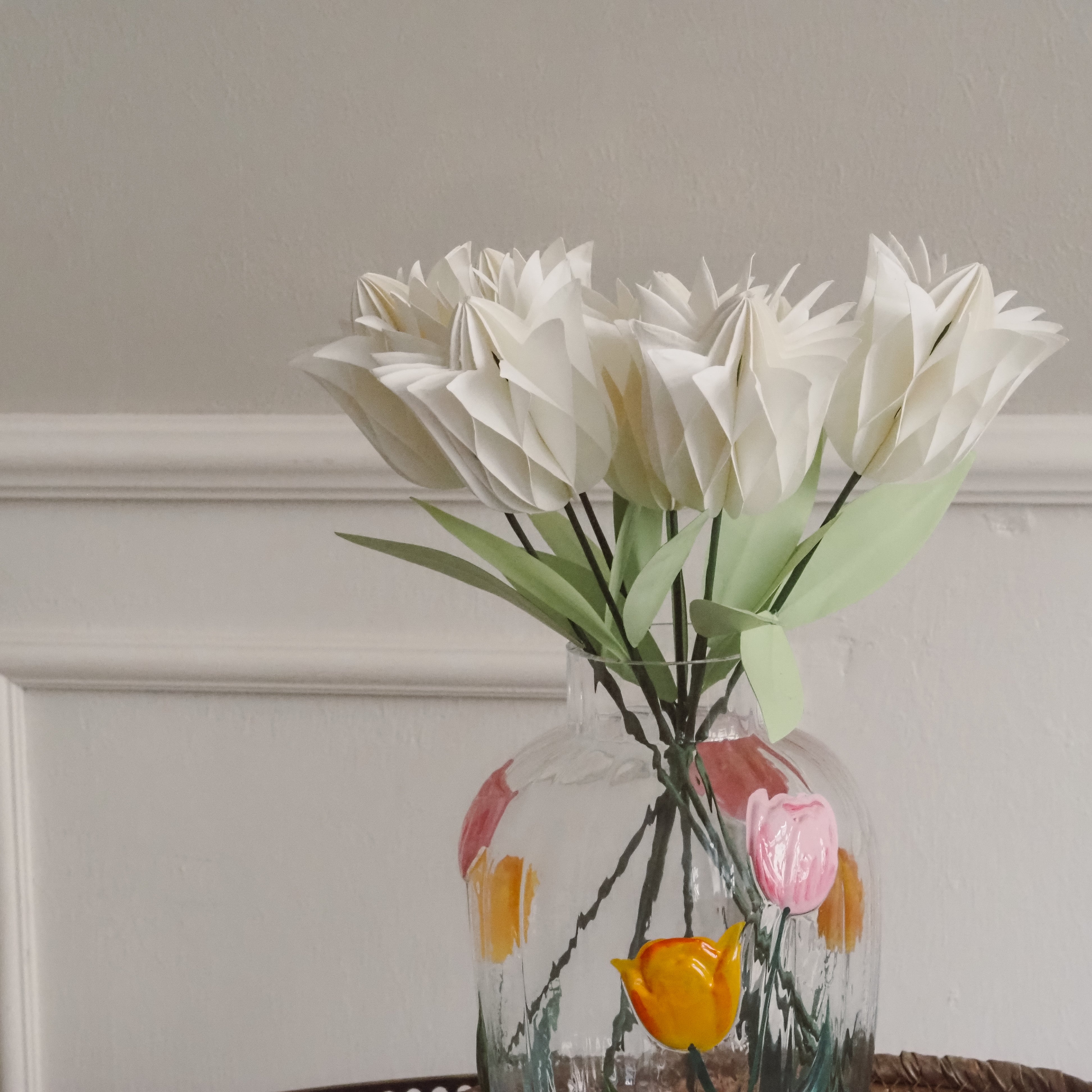 Papiertulpe in Weiß · Faltblüte mit Magnetverschluss / Frühlingsdeko