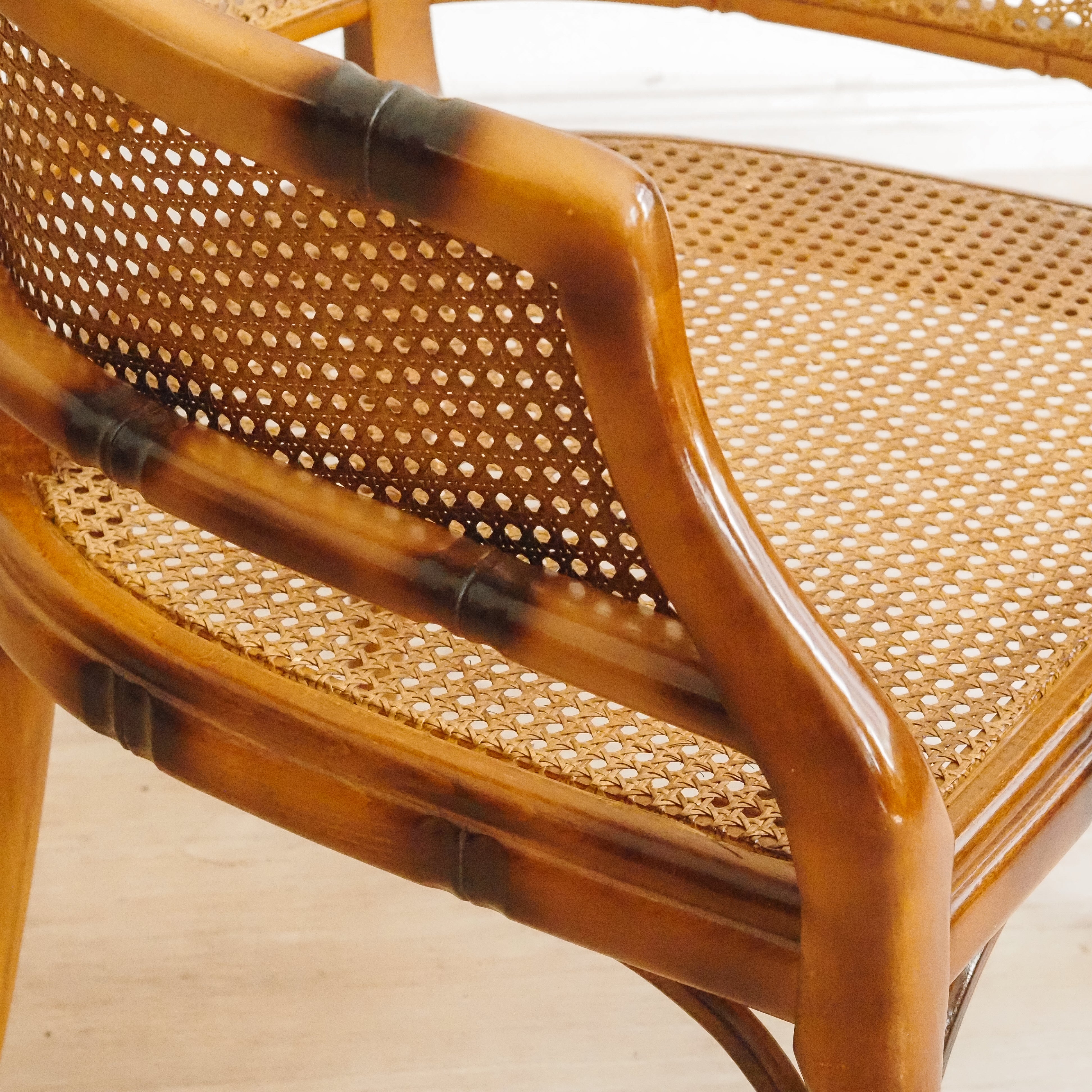 Faux Bamboo Sessel mit Wiener Geflecht, Vintage um 1970