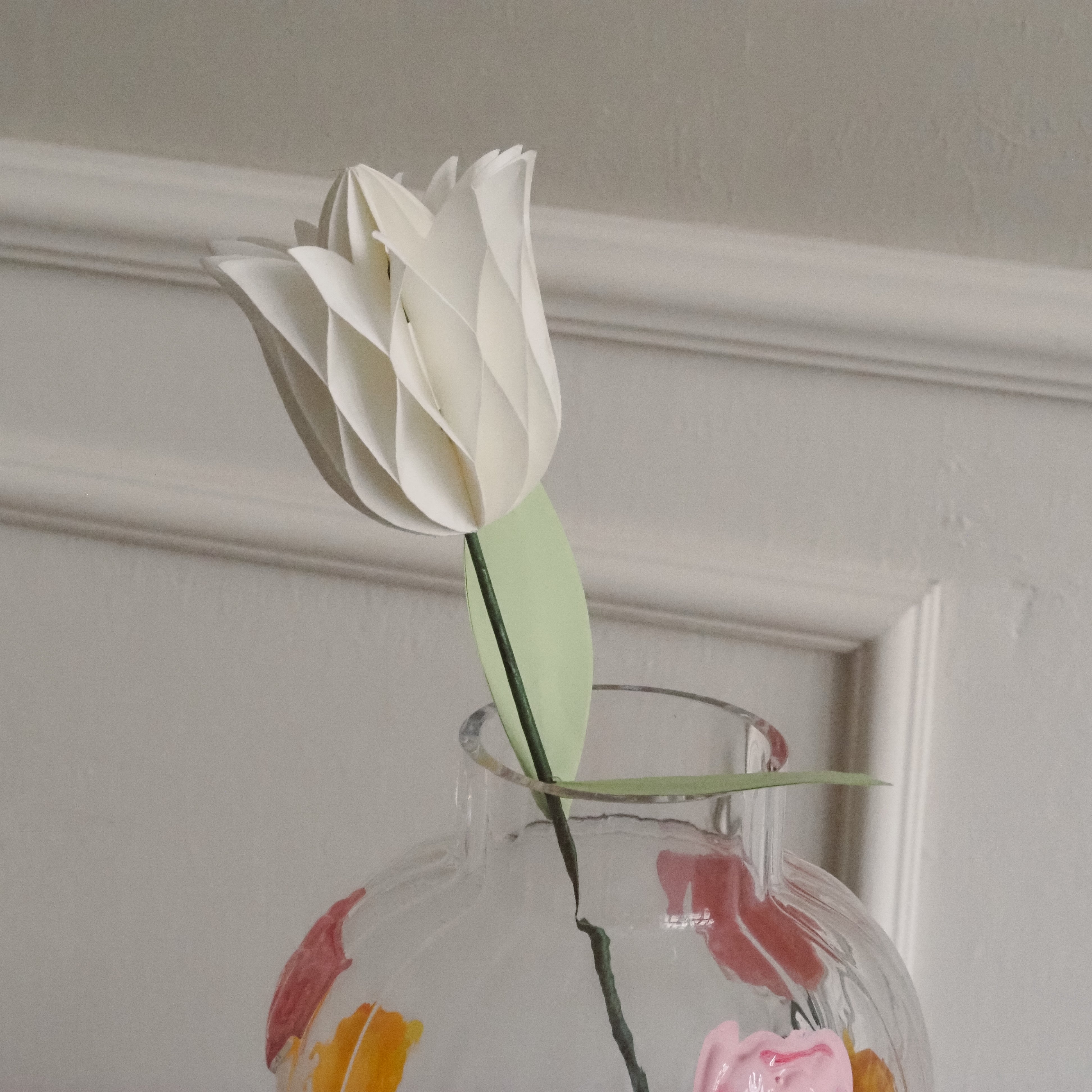 Papiertulpe in Weiß · Faltblüte mit Magnetverschluss / Frühlingsdeko