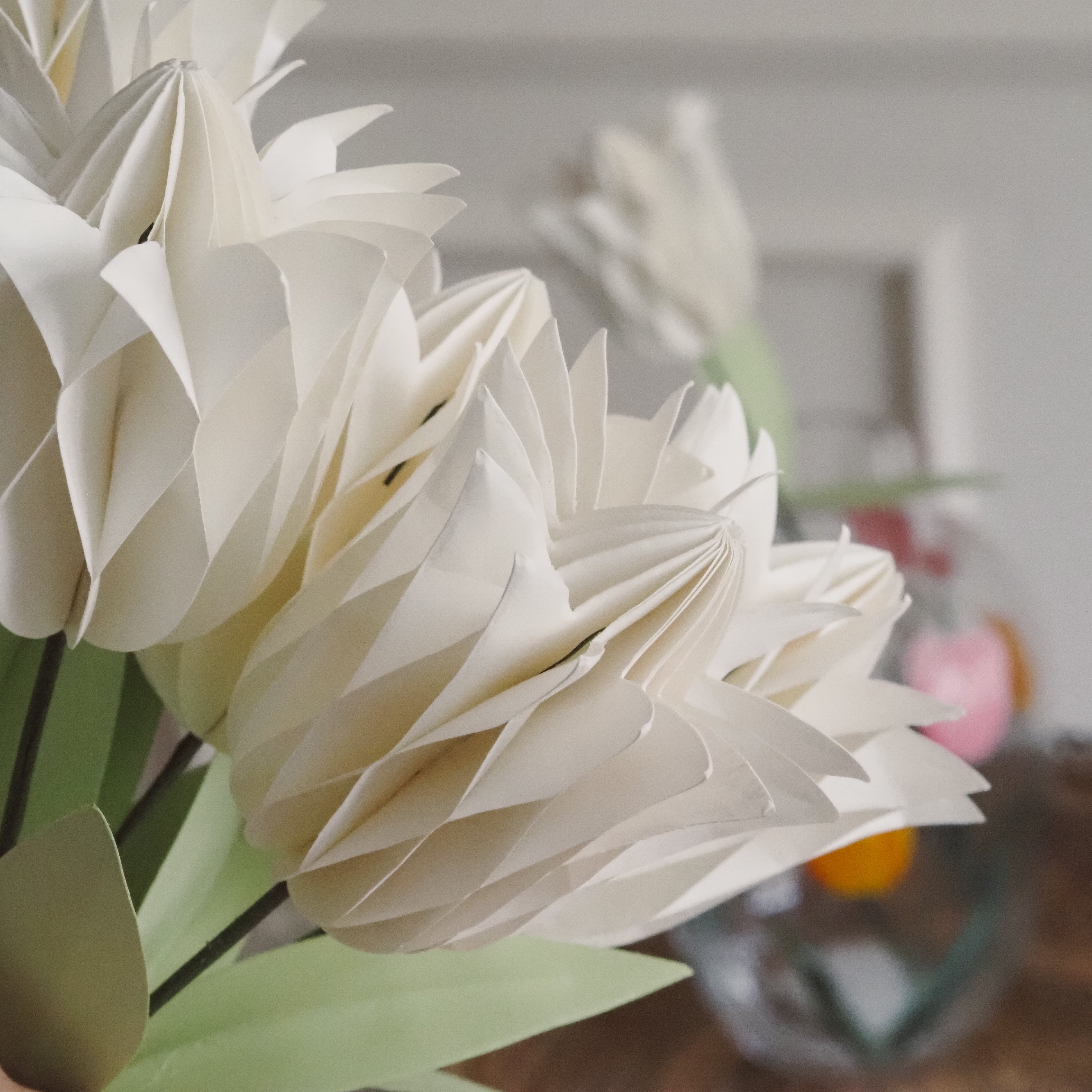 Papiertulpe in Weiß · Faltblüte mit Magnetverschluss / Frühlingsdeko