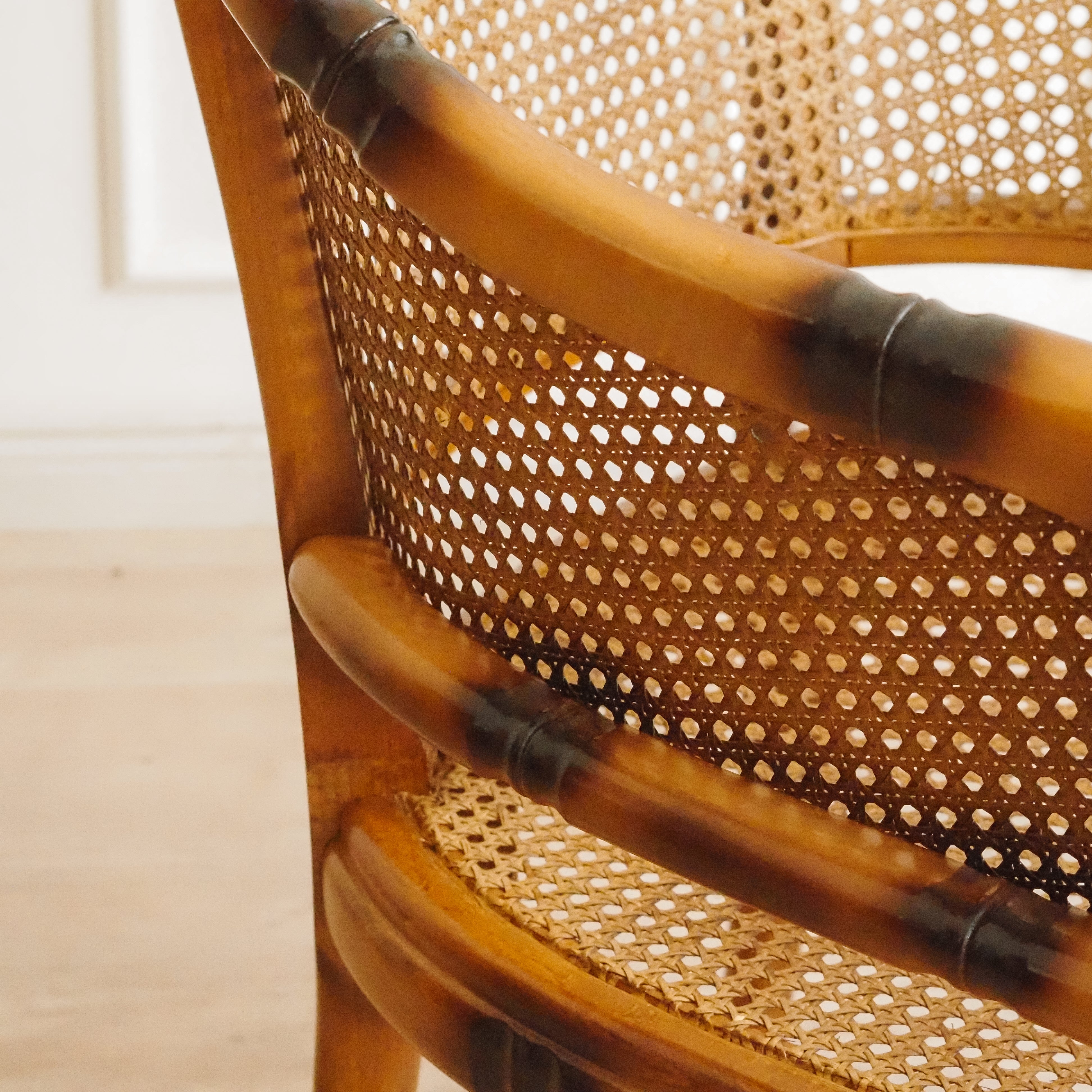 Faux Bamboo Sessel mit Wiener Geflecht, Vintage um 1970