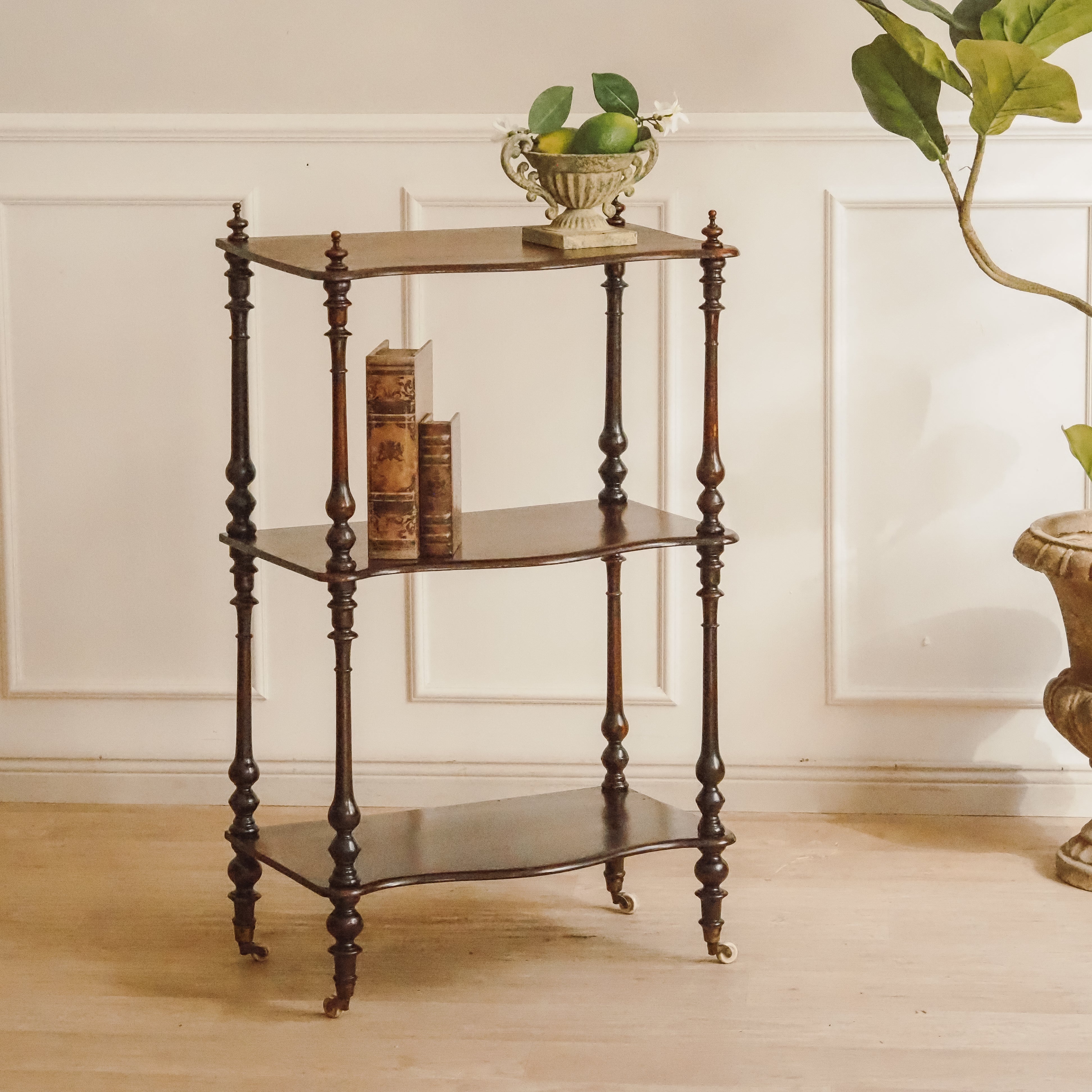 Etagere Louis Philippe um 1860 – Regal mit 3 Ebenen