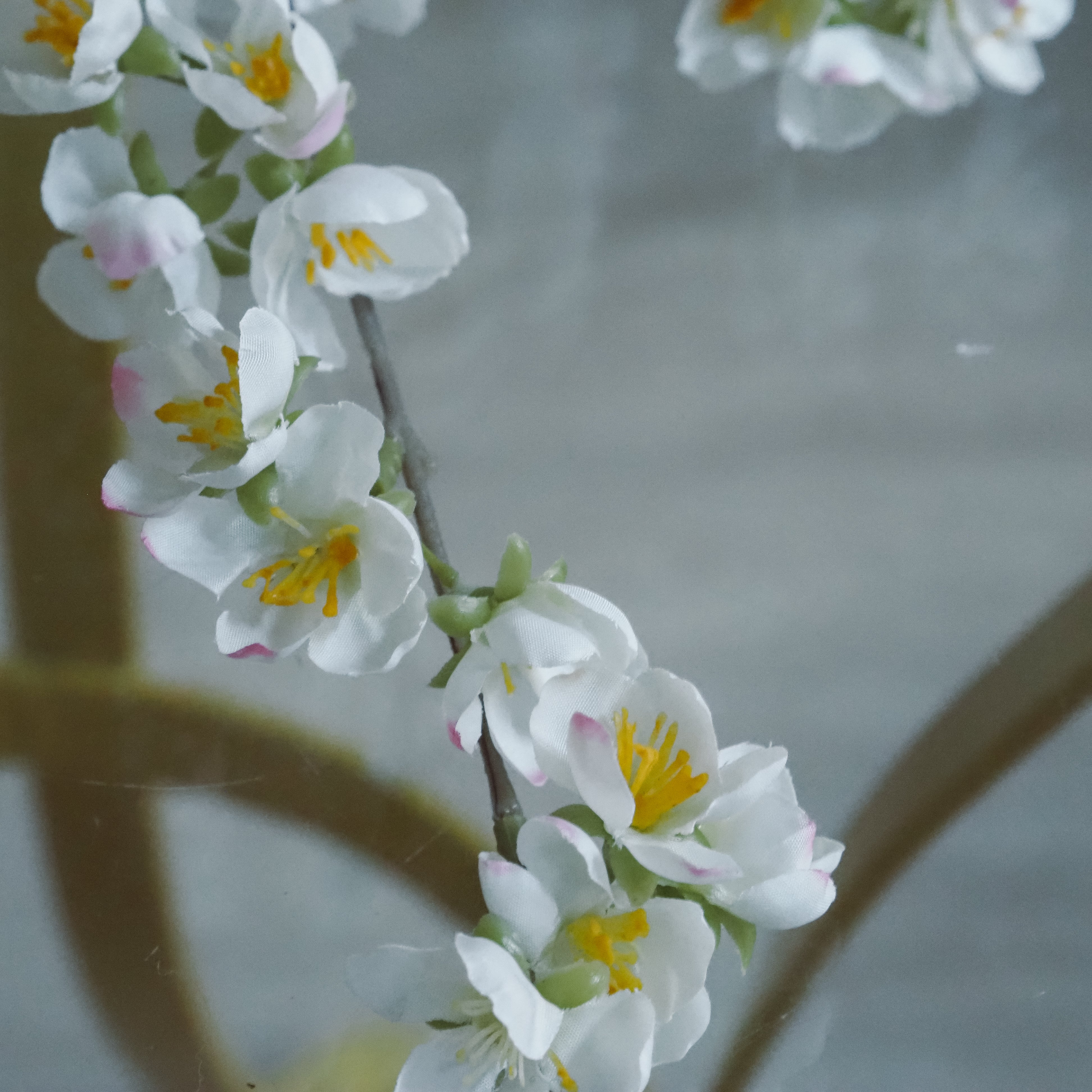 Blütenzweig · Kirschblüten-Interpretation / florales Dekorobjekt
