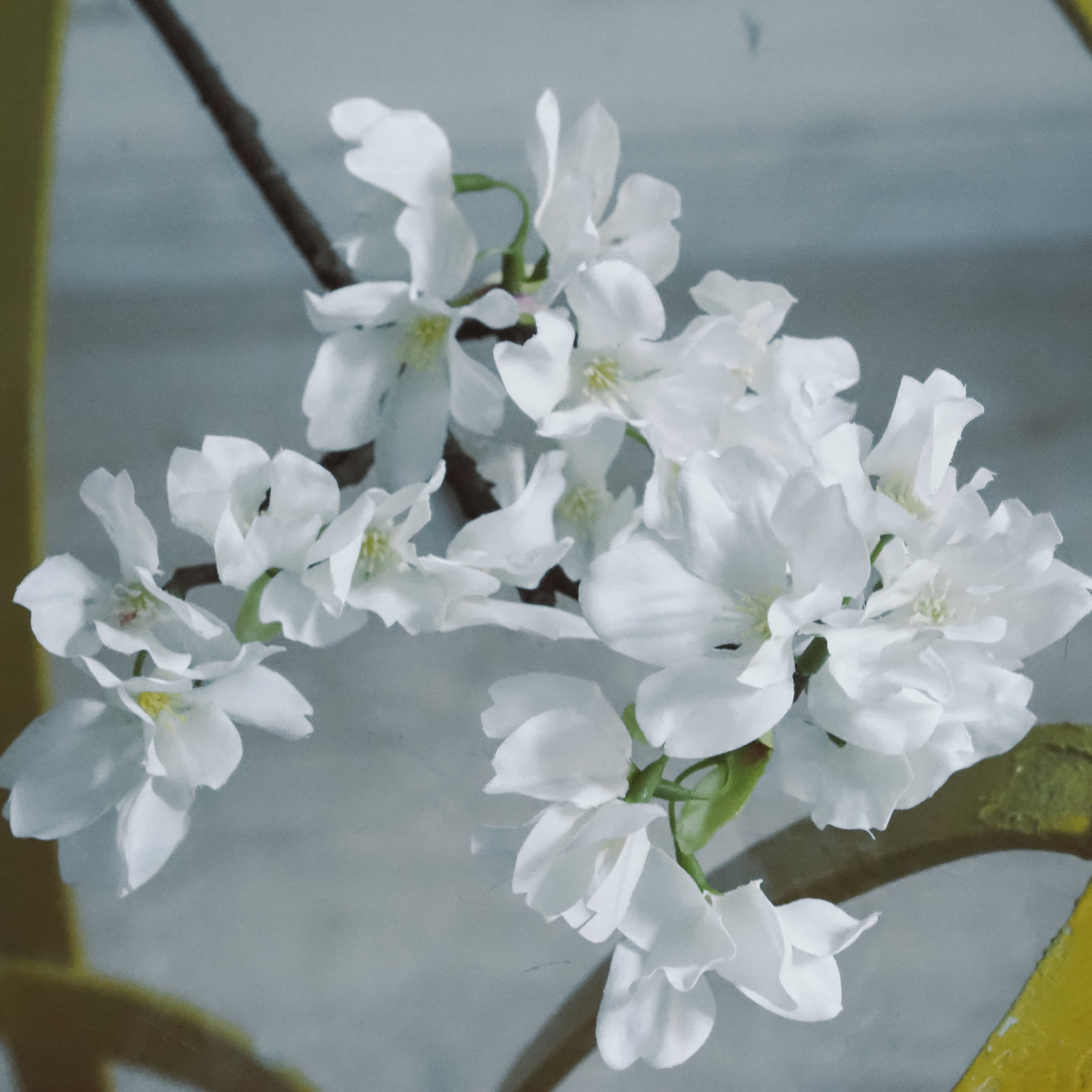 Kirschblütenzweig weiß-creme · floraler Dekozweig