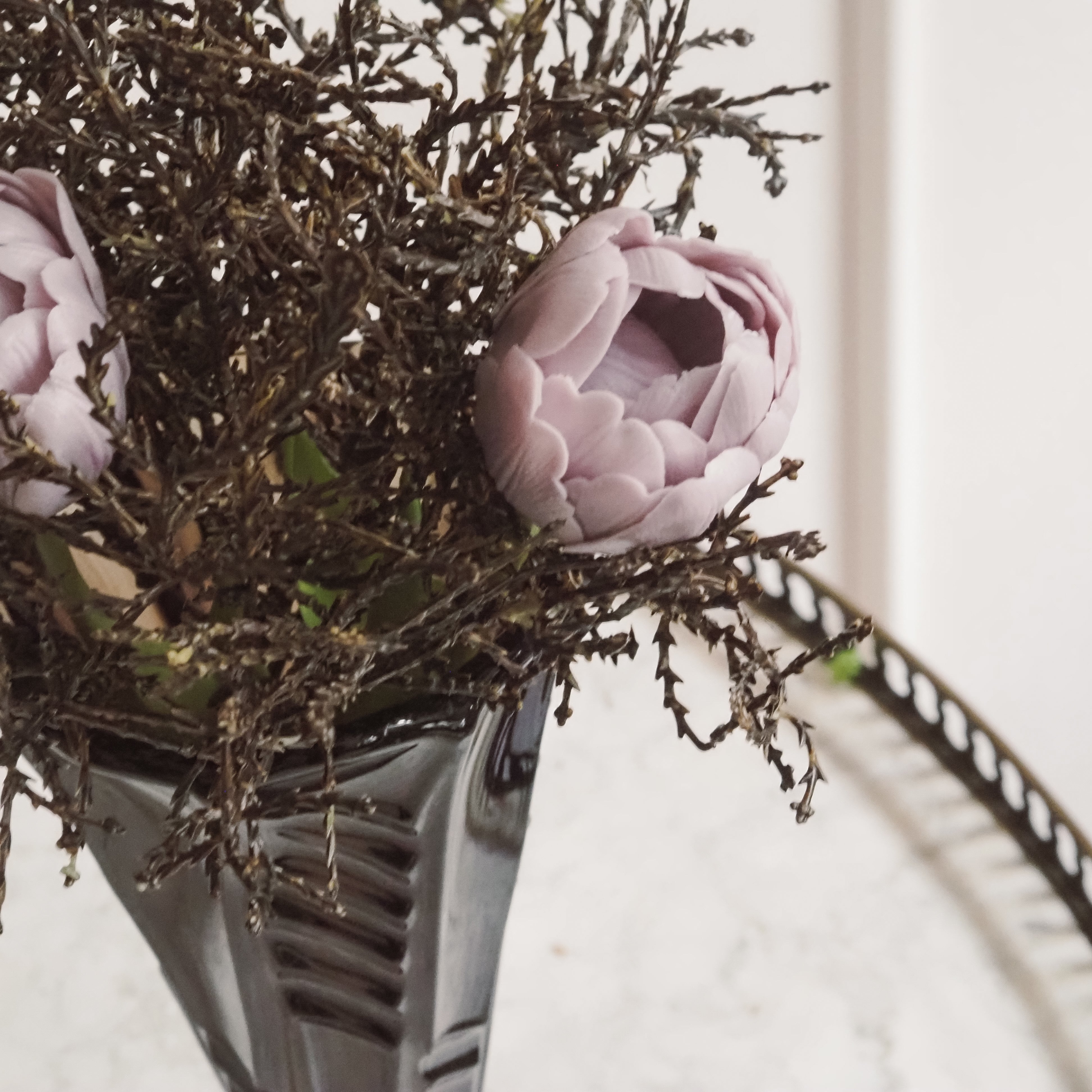 Tulpenbündel · Botanisch inspirierte Frühlingsfloristik, Kunstblumen Tulpen