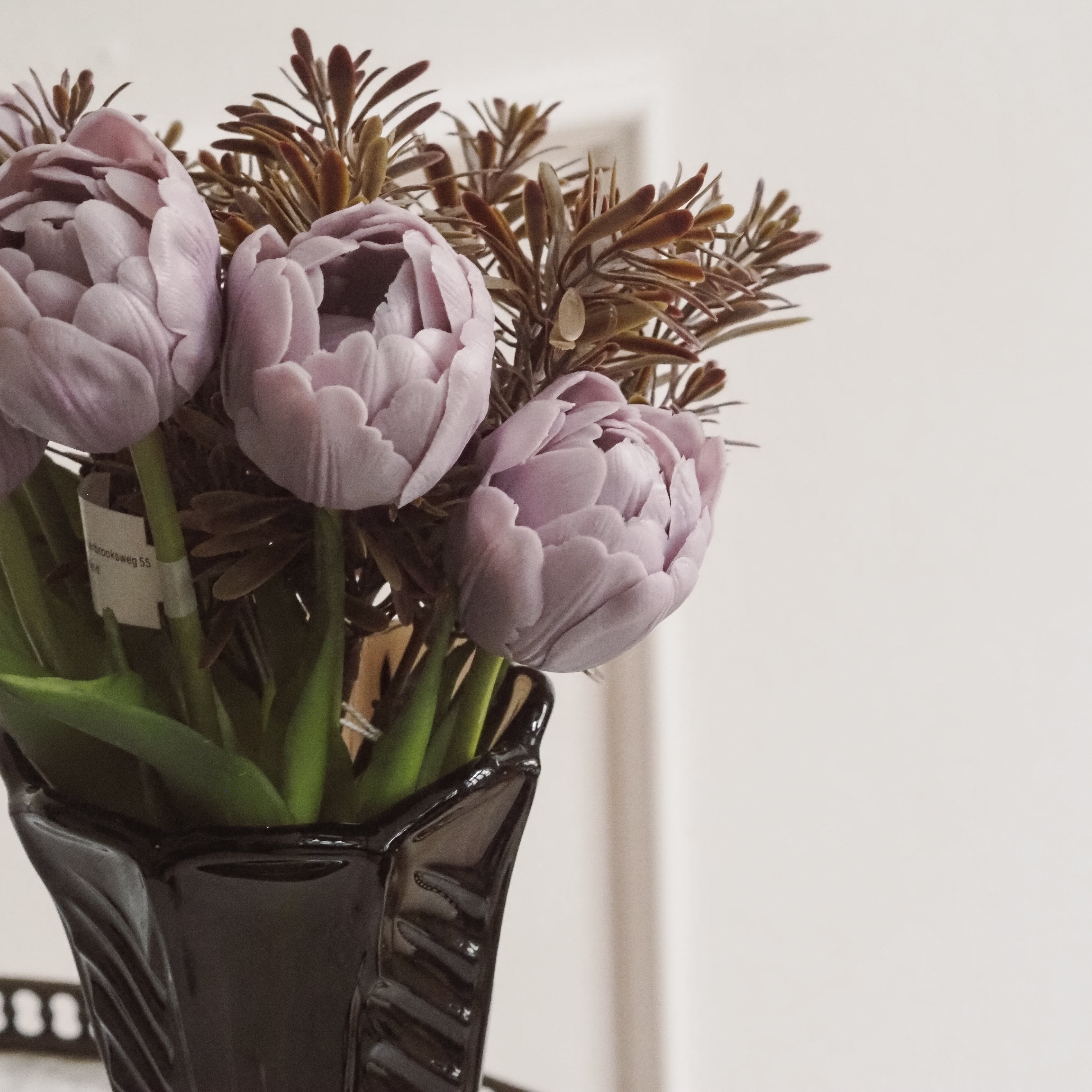 Tulpenbündel · Botanisch inspirierte Frühlingsfloristik, Kunstblumen Tulpen