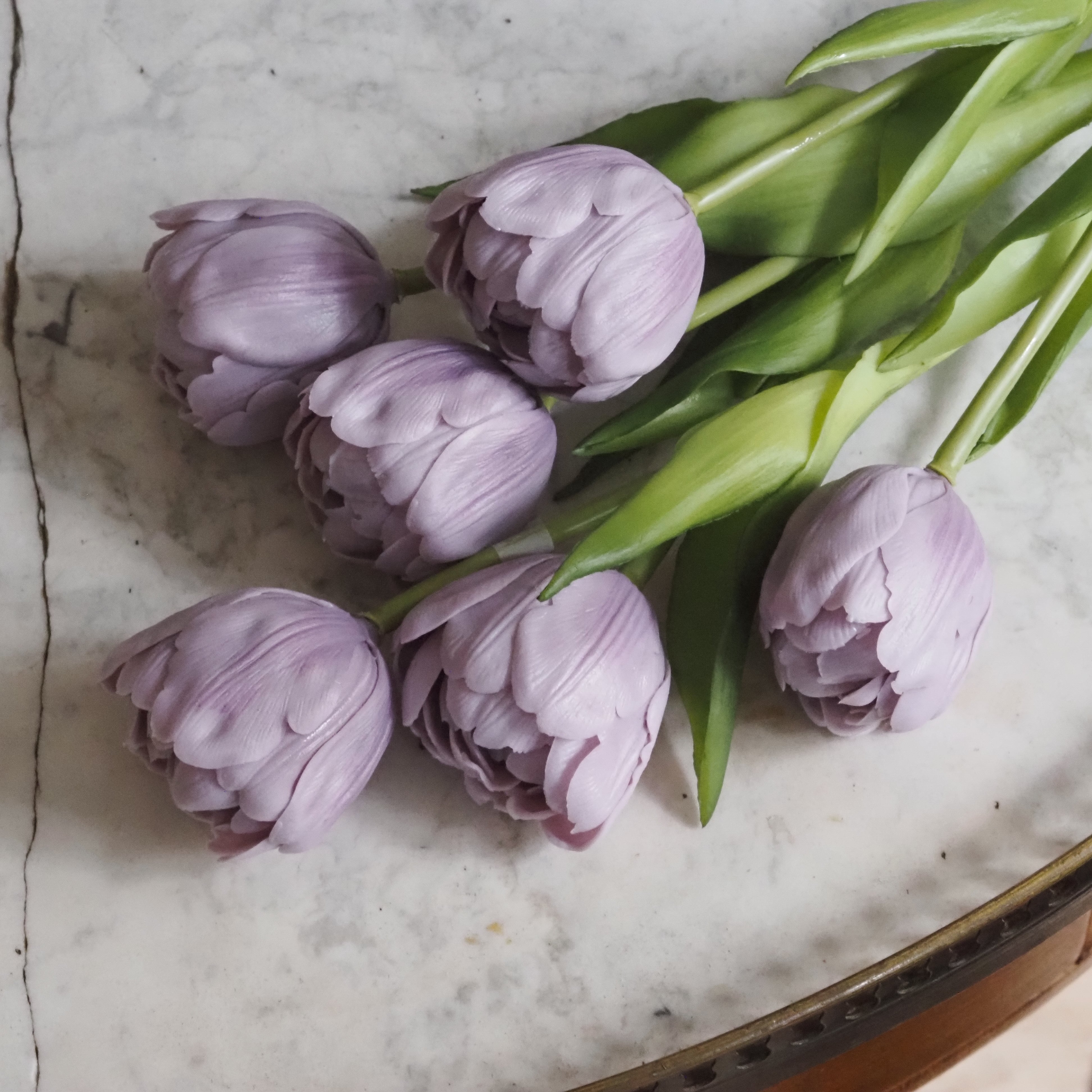 Tulpenbündel · Botanisch inspirierte Frühlingsfloristik, Kunstblumen Tulpen