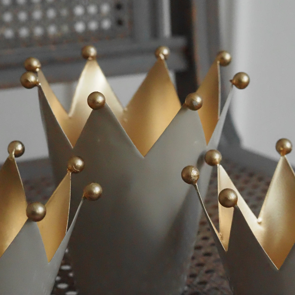 Metallkrone 3er Set · Teelichthalter Taupe Goldfarben